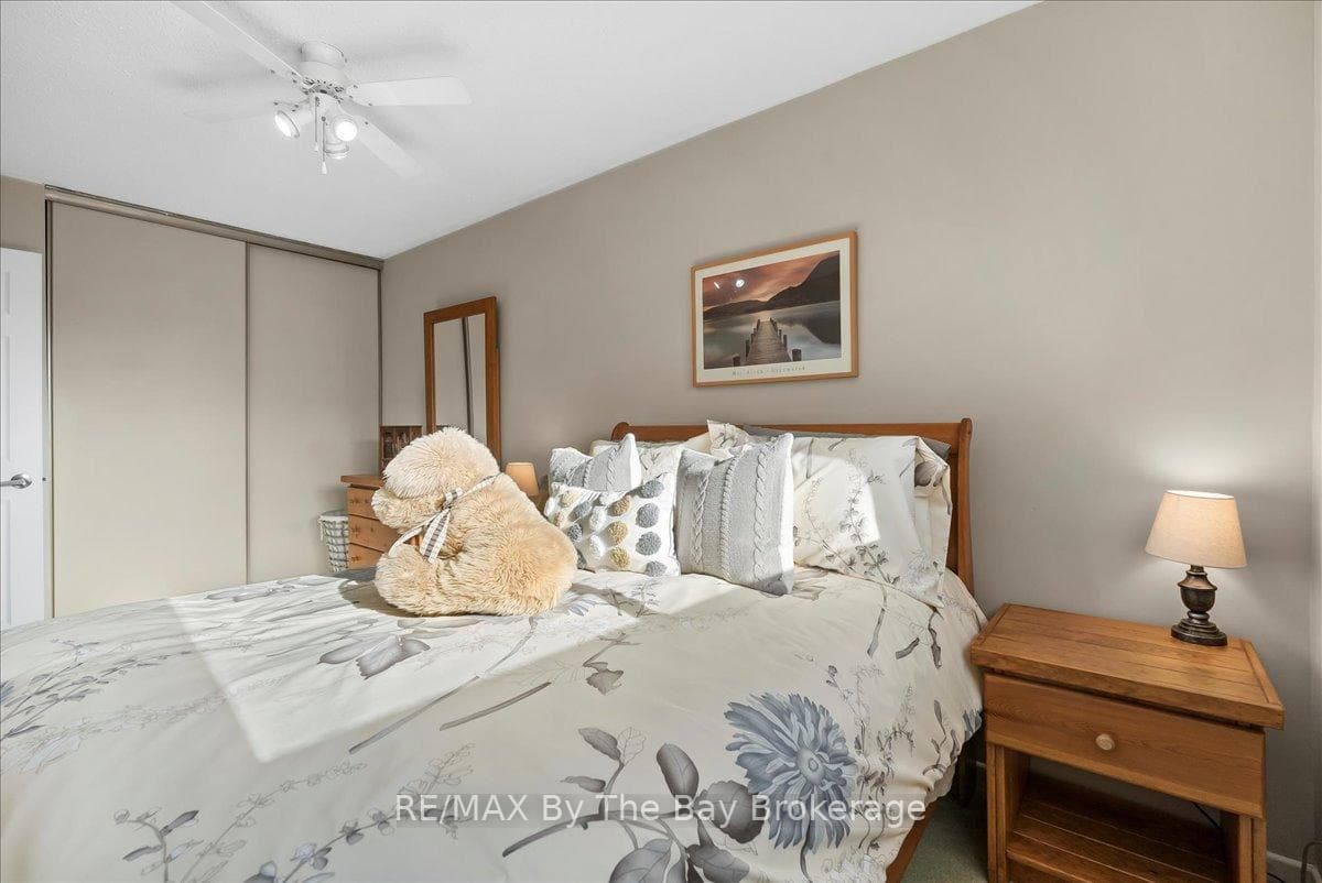 86 Courtice Crescent photo 14
