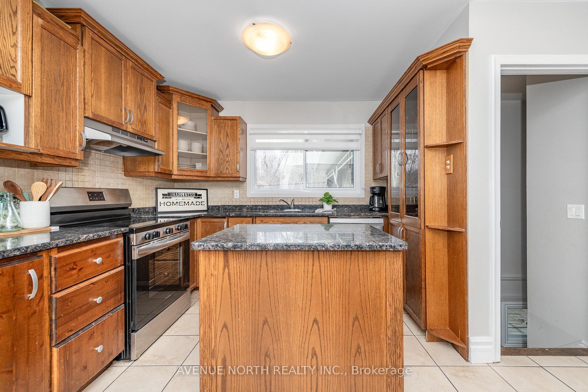 1913 ROSEBELLA Avenue photo 14