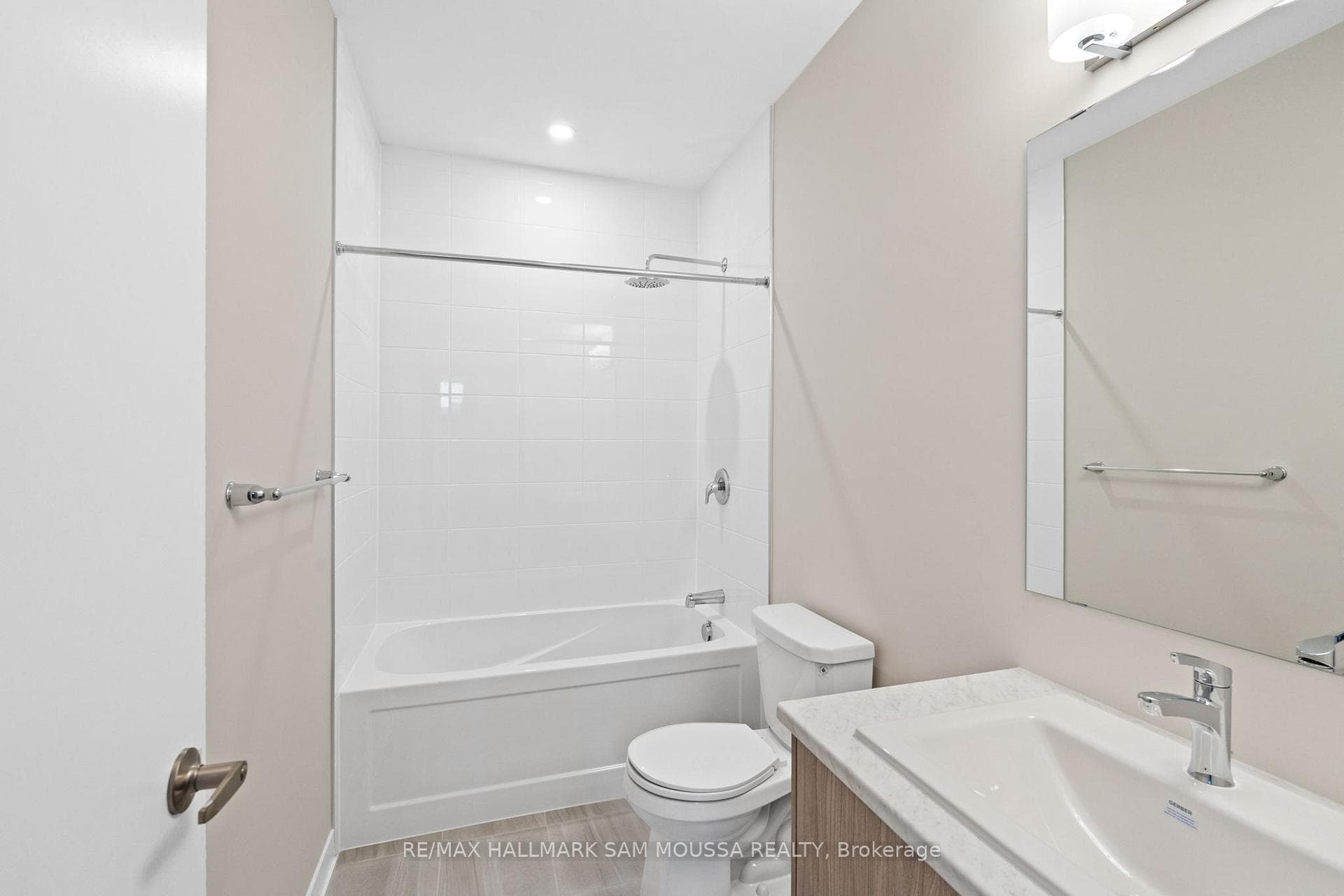 410 Euphoria Crescent photo 35