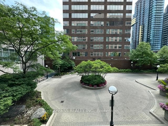 942 Yonge Street Unit 205 photo 12
