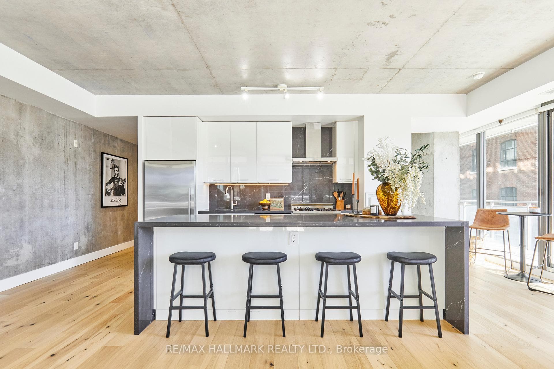 90 Broadview Avenue Unit 211 photo 7
