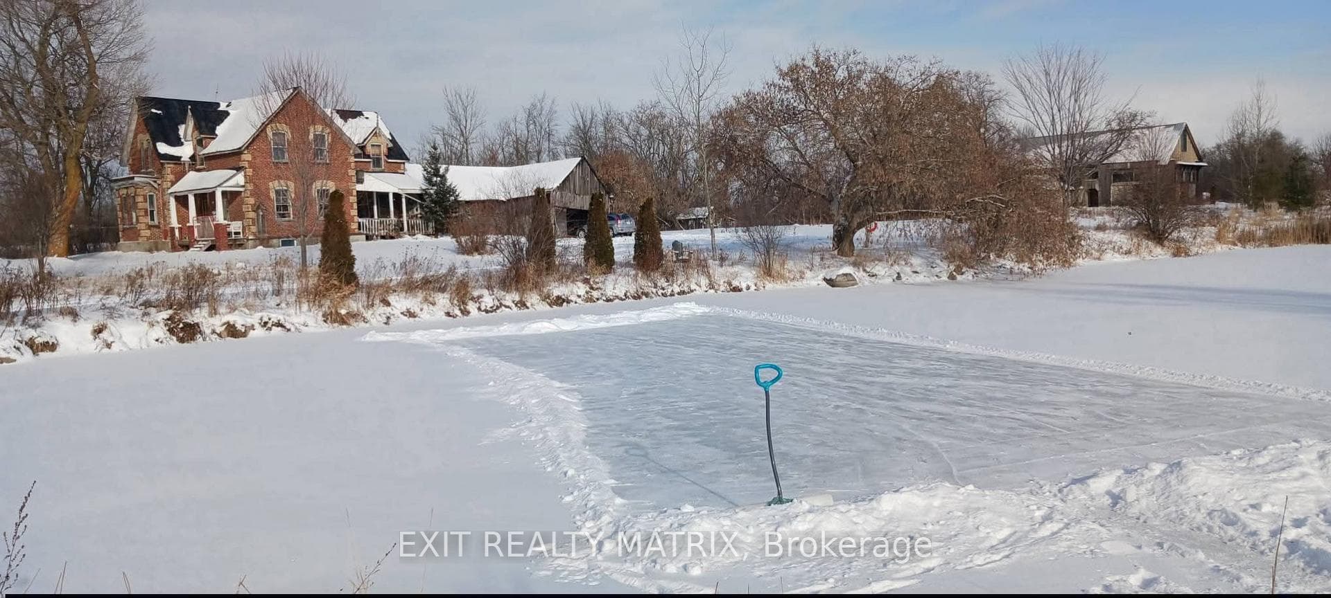 Private pond (Seller's photo)