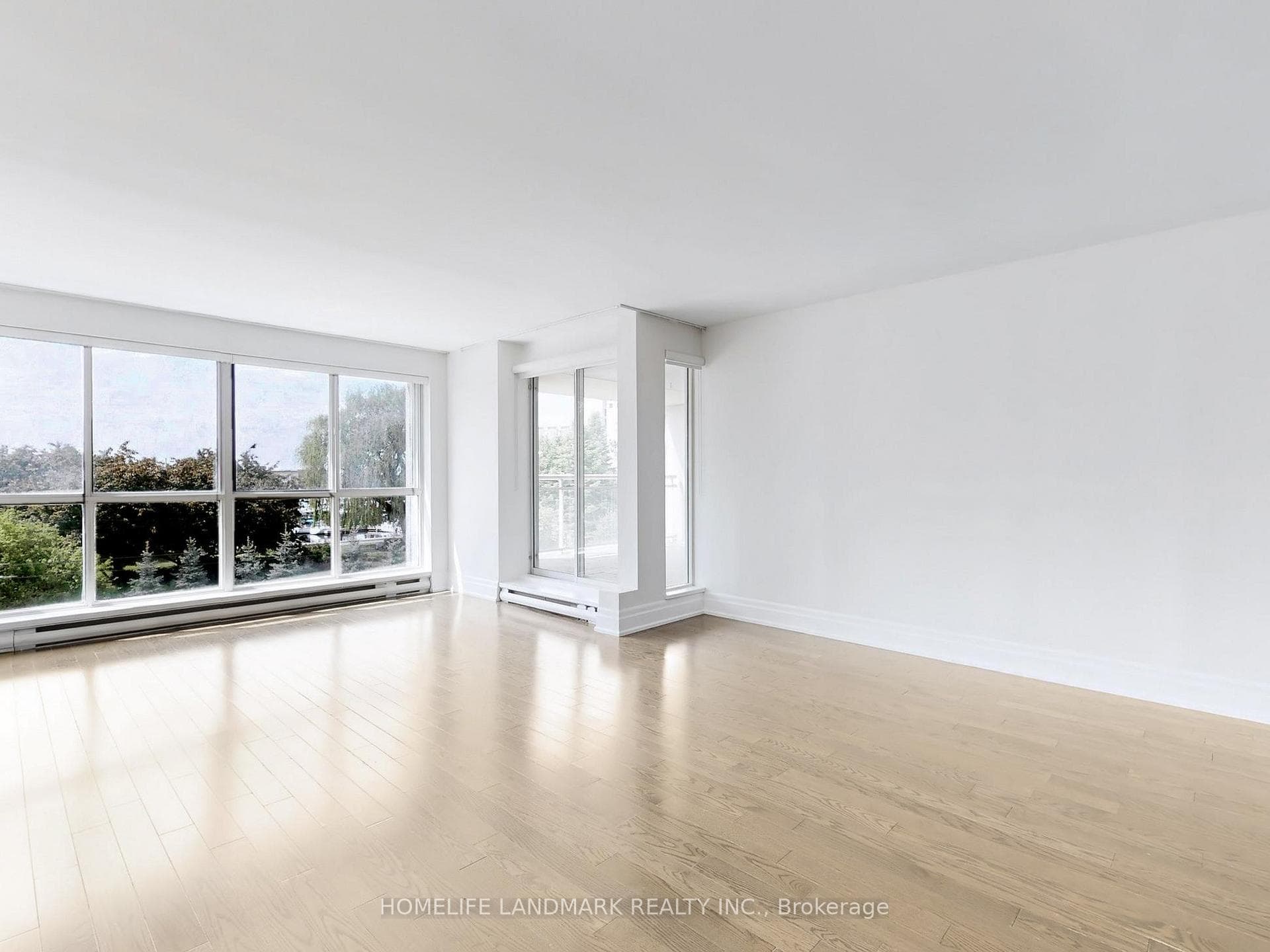 480 Queens Quay Unit 304W photo 11