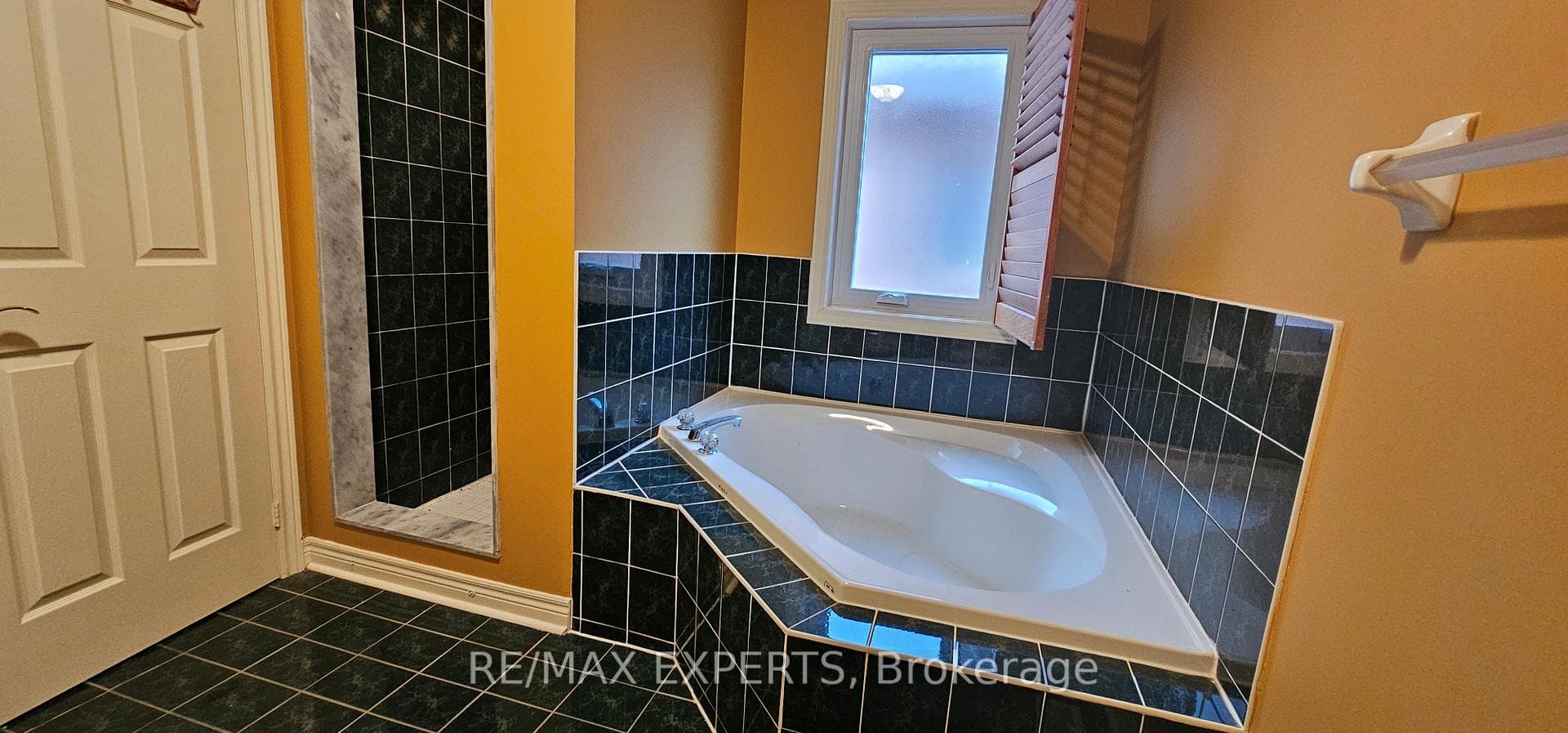 221 Matthew Drive photo 15