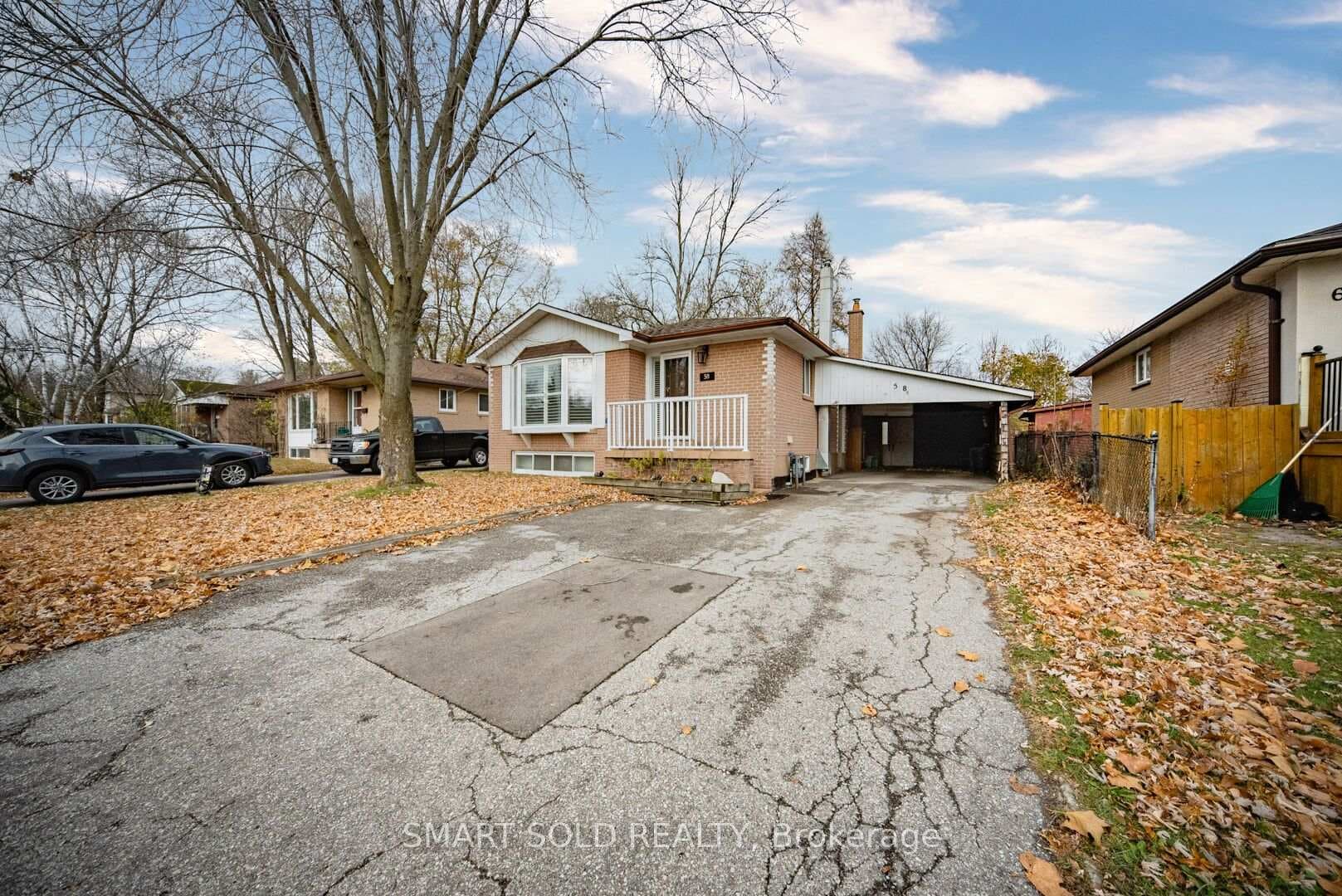 58 Collins Crescent photo 5