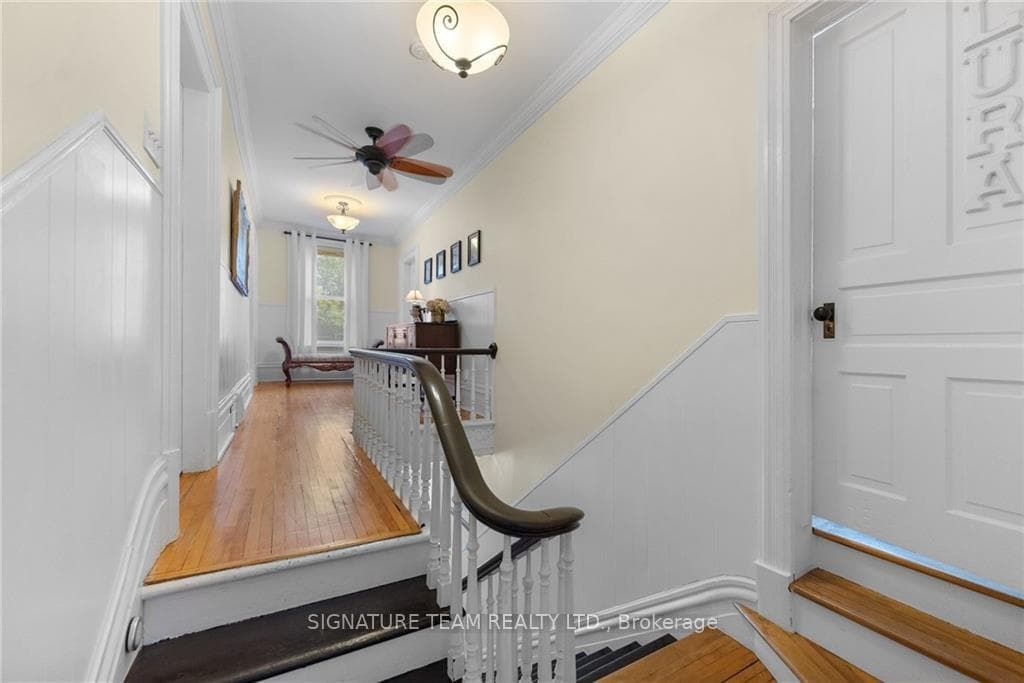 124 RENFREW Avenue photo 18