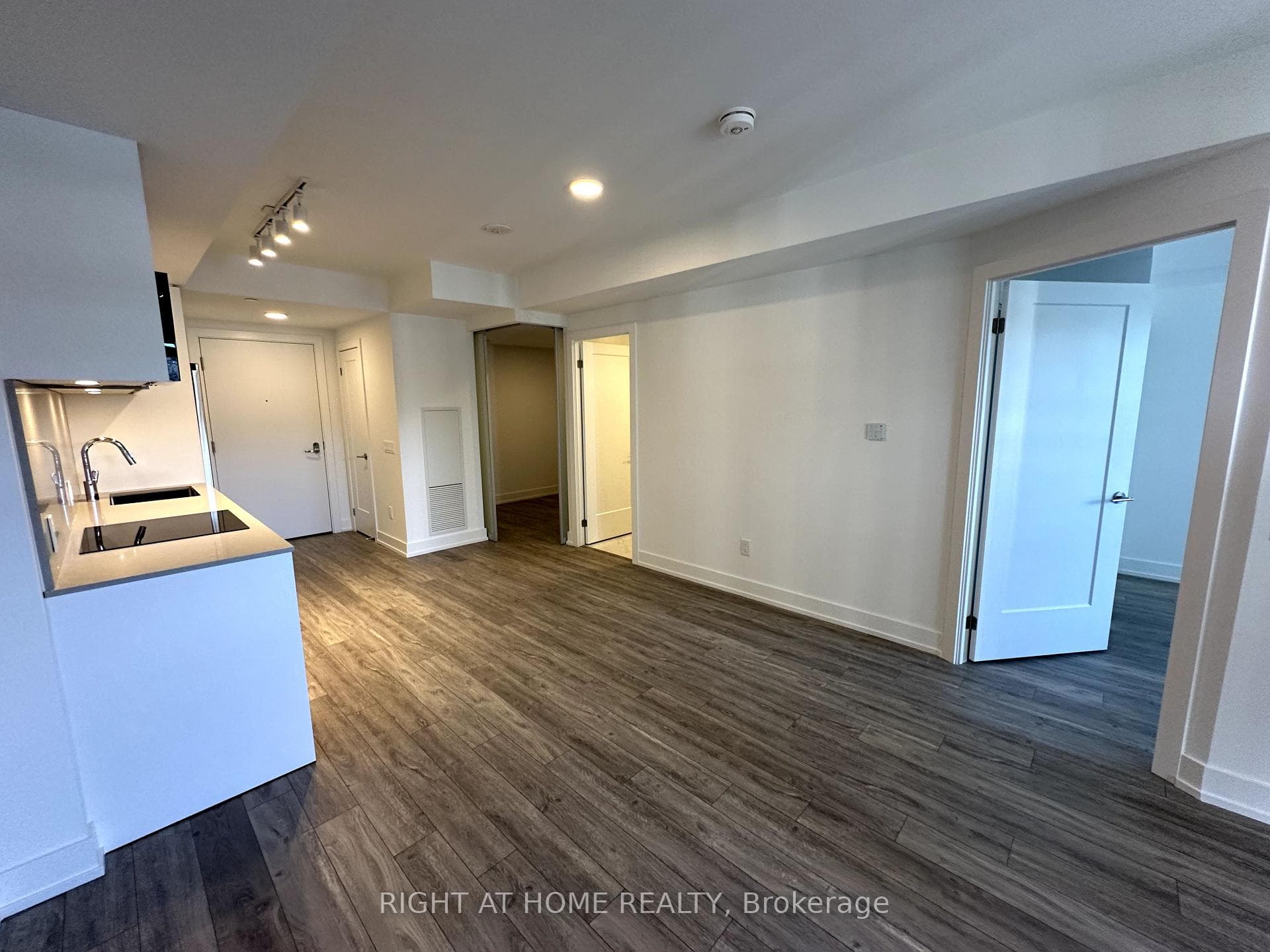8 Cedarland Drive Unit 1005 photo 2