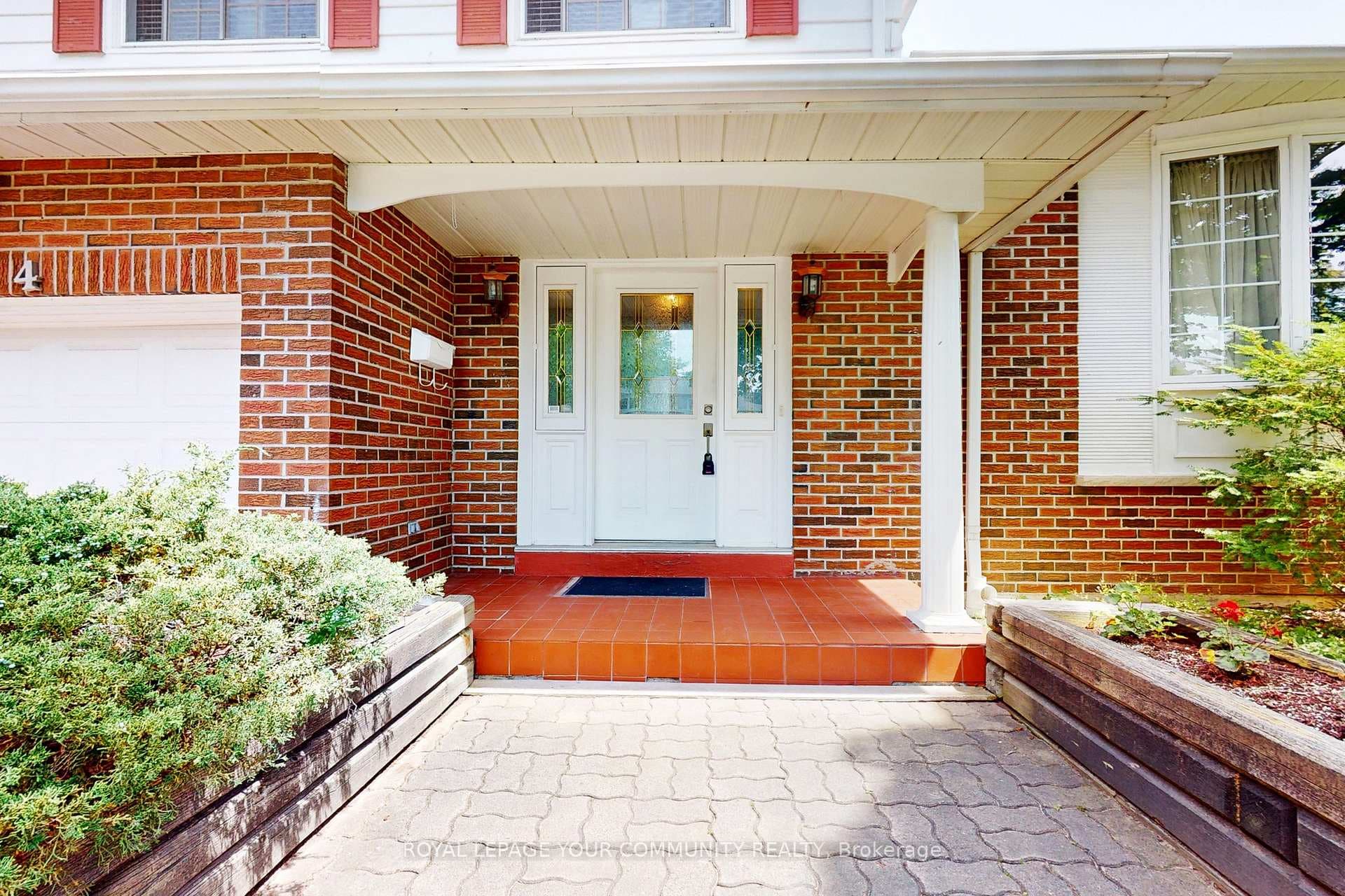134 Royal Orchard Boulevard photo 4