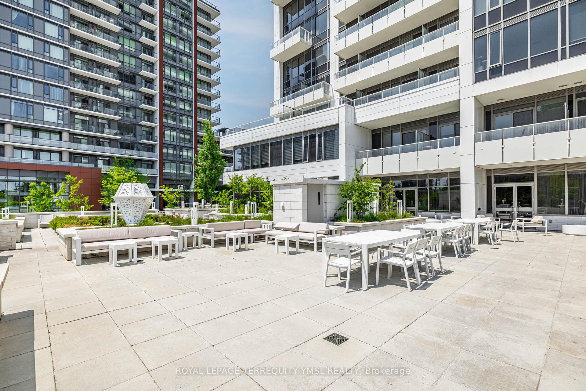 Roof top sitting area