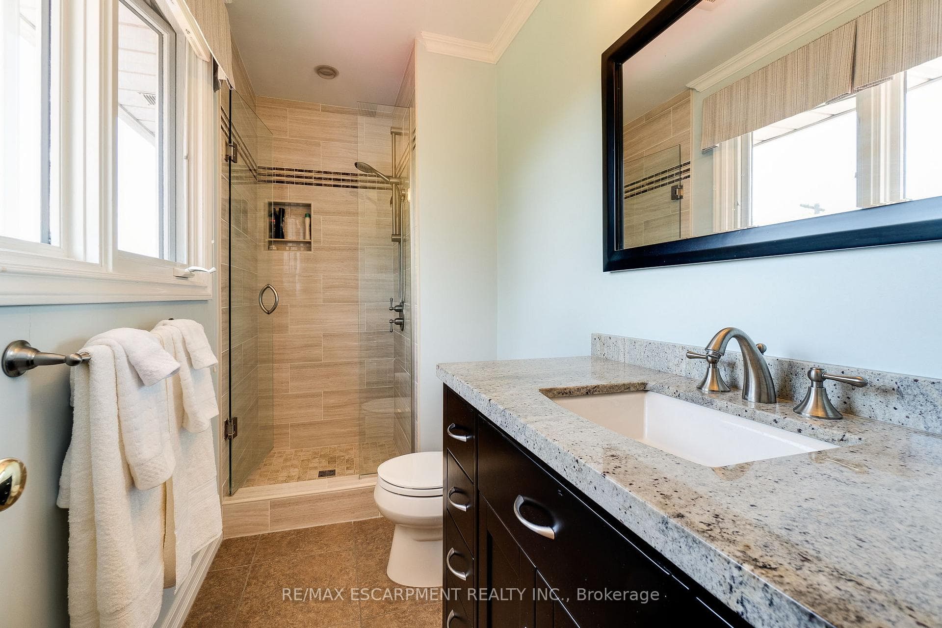 399 Goodram Drive photo 27