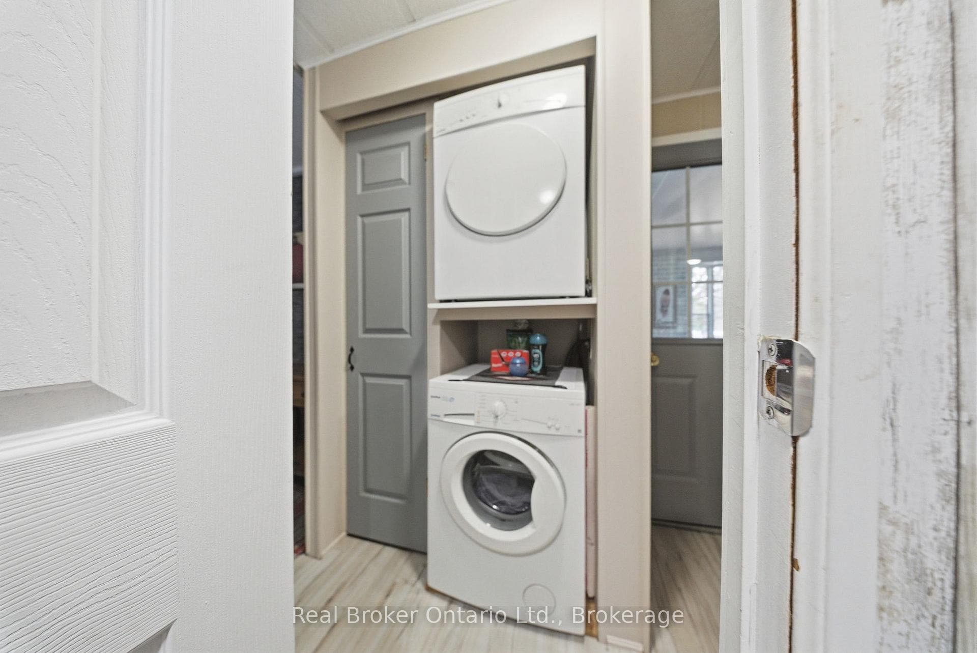 230 Mountain Ash Road photo 10