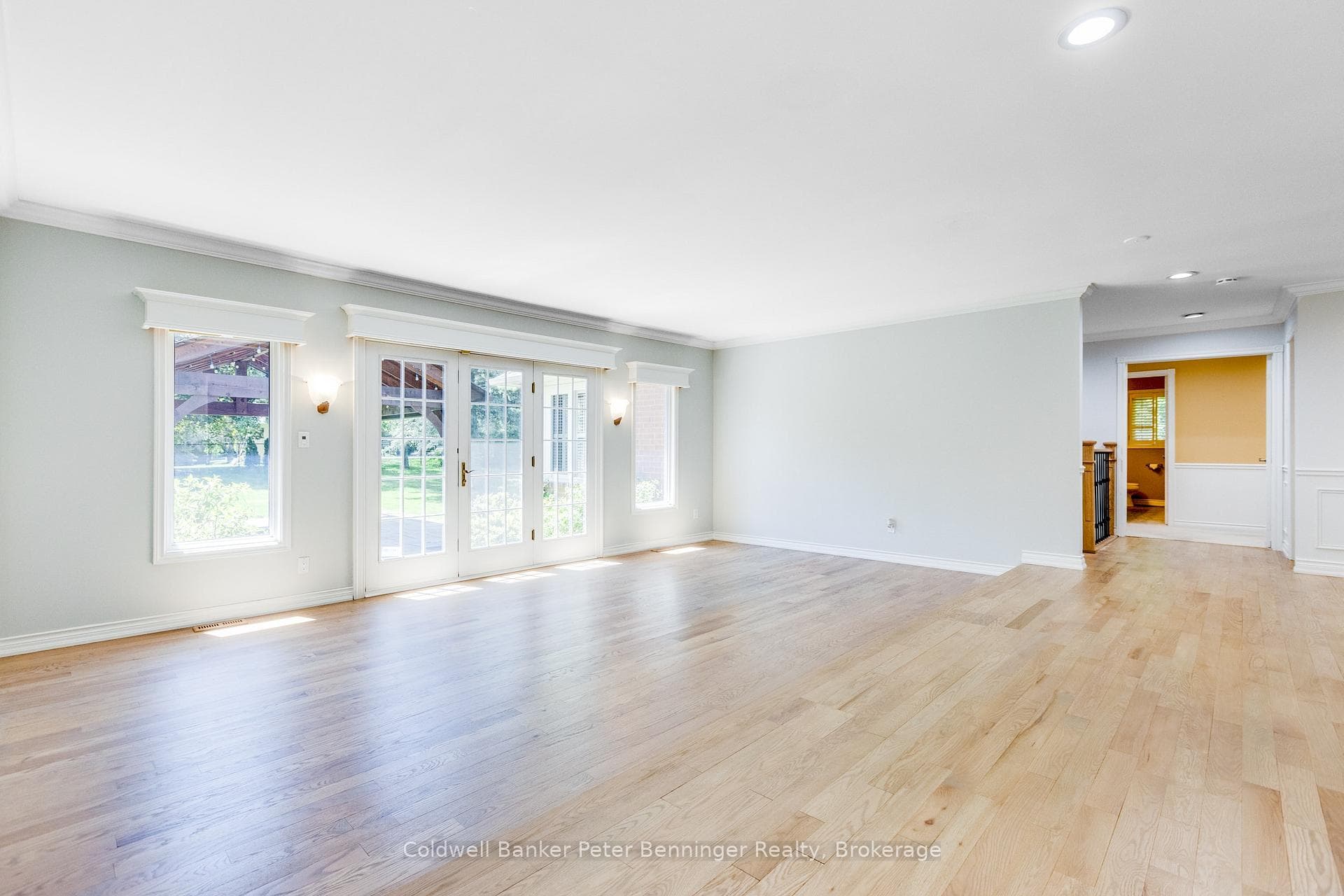 152 Treegrove Circle photo 5
