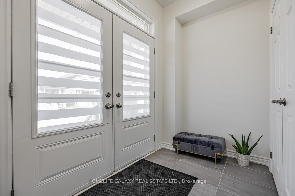 231 Fleetwood Drive photo 4