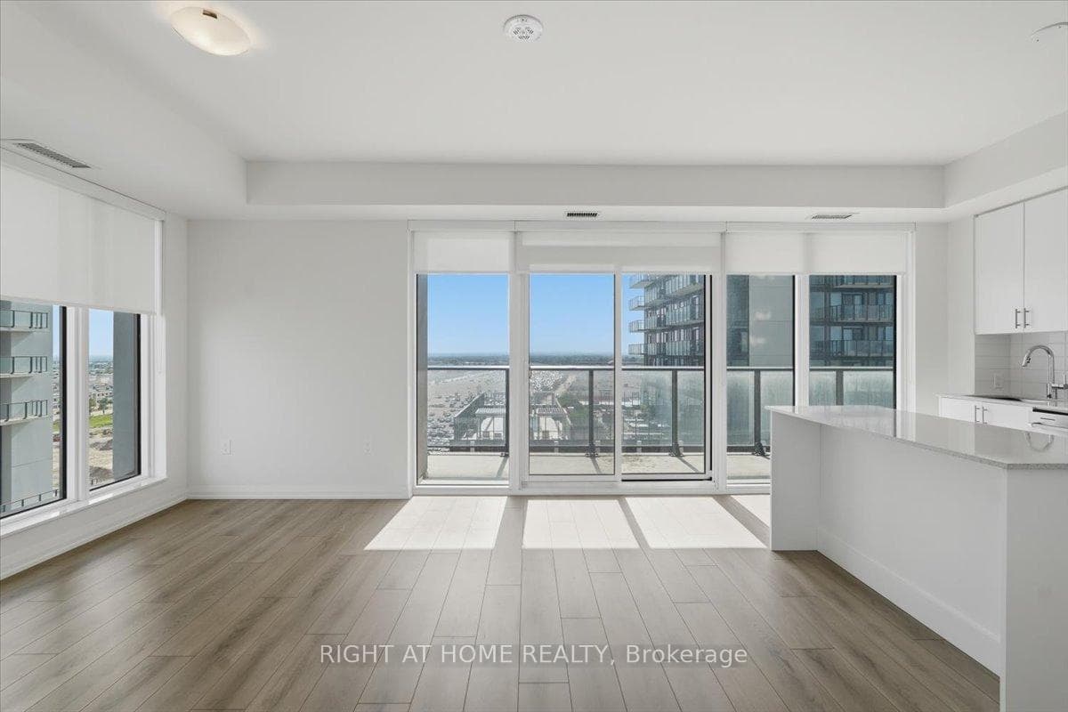 8960 Jane Street Unit 910 photo 16