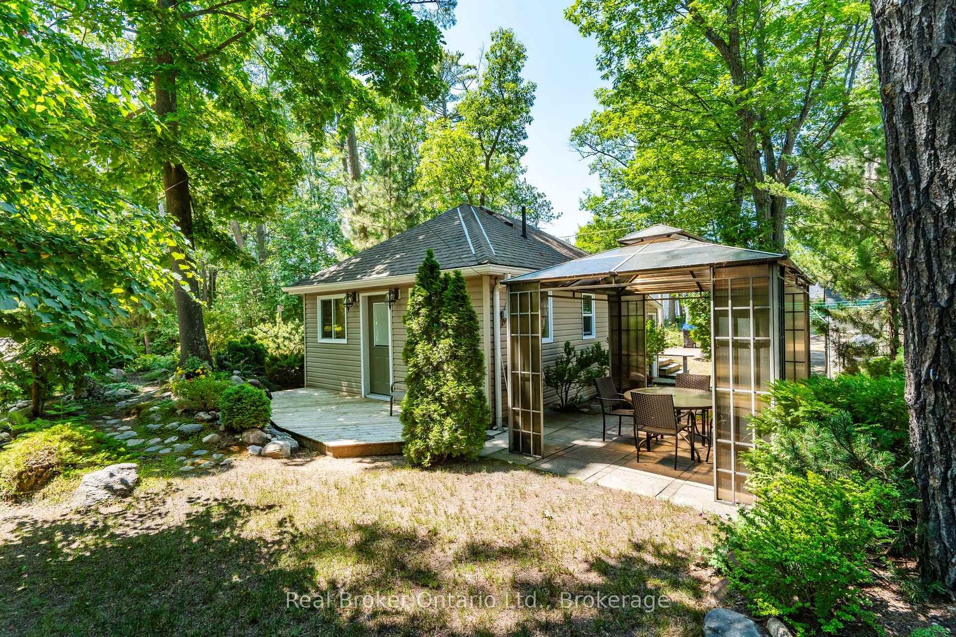 224 Tiny Beaches Road S Road photo 1