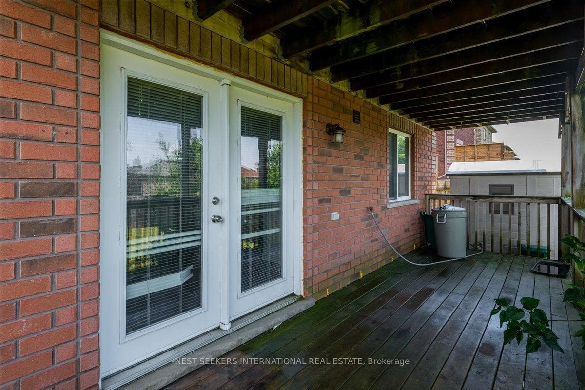 116 Courtney Crescent Unit Lower Level photo 2