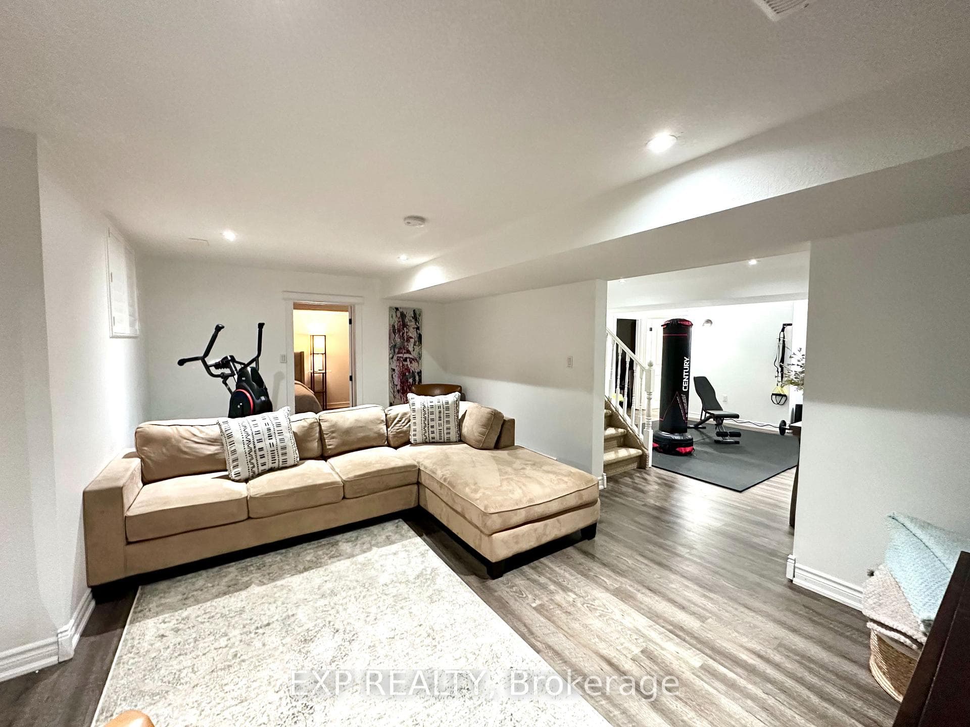 389 Darcy Drive photo 31