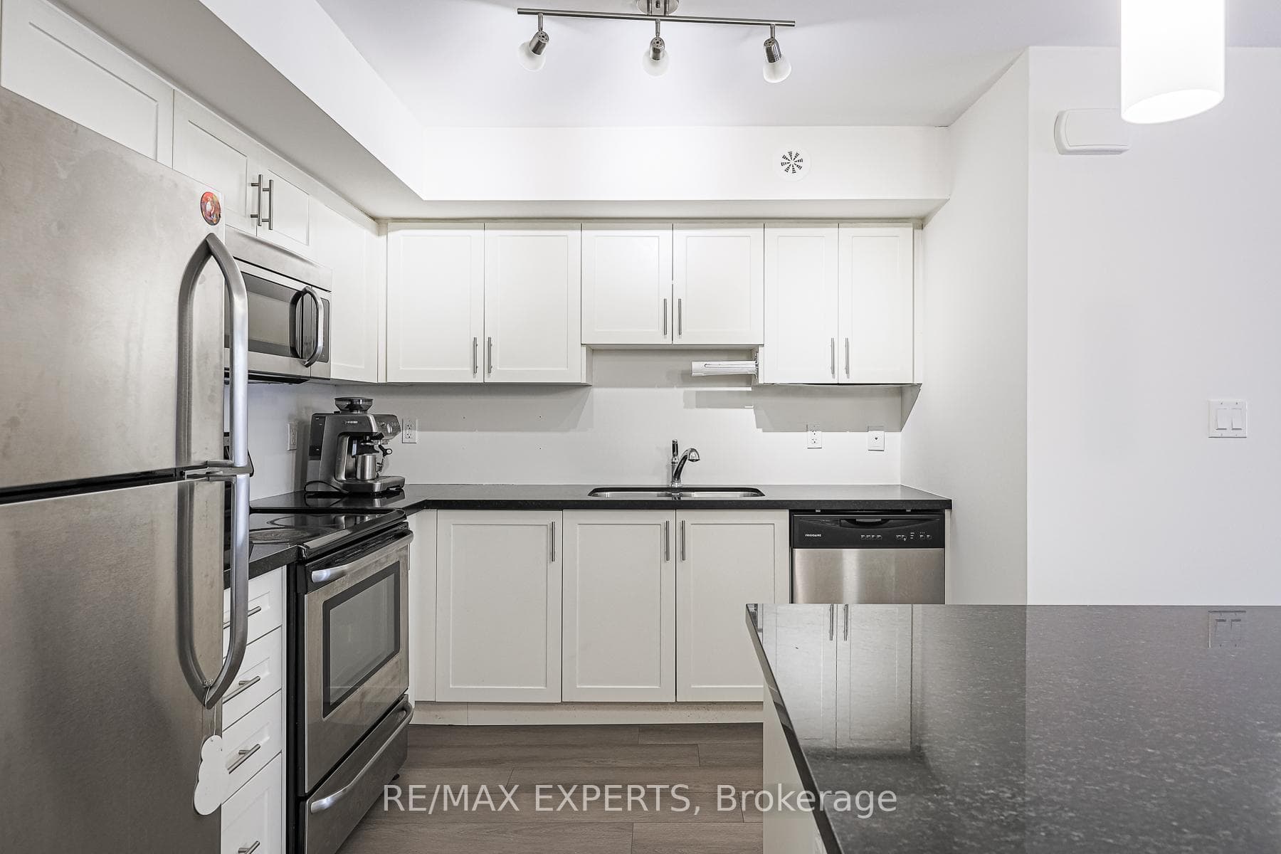 26 Bruce Street Unit B11 photo 8