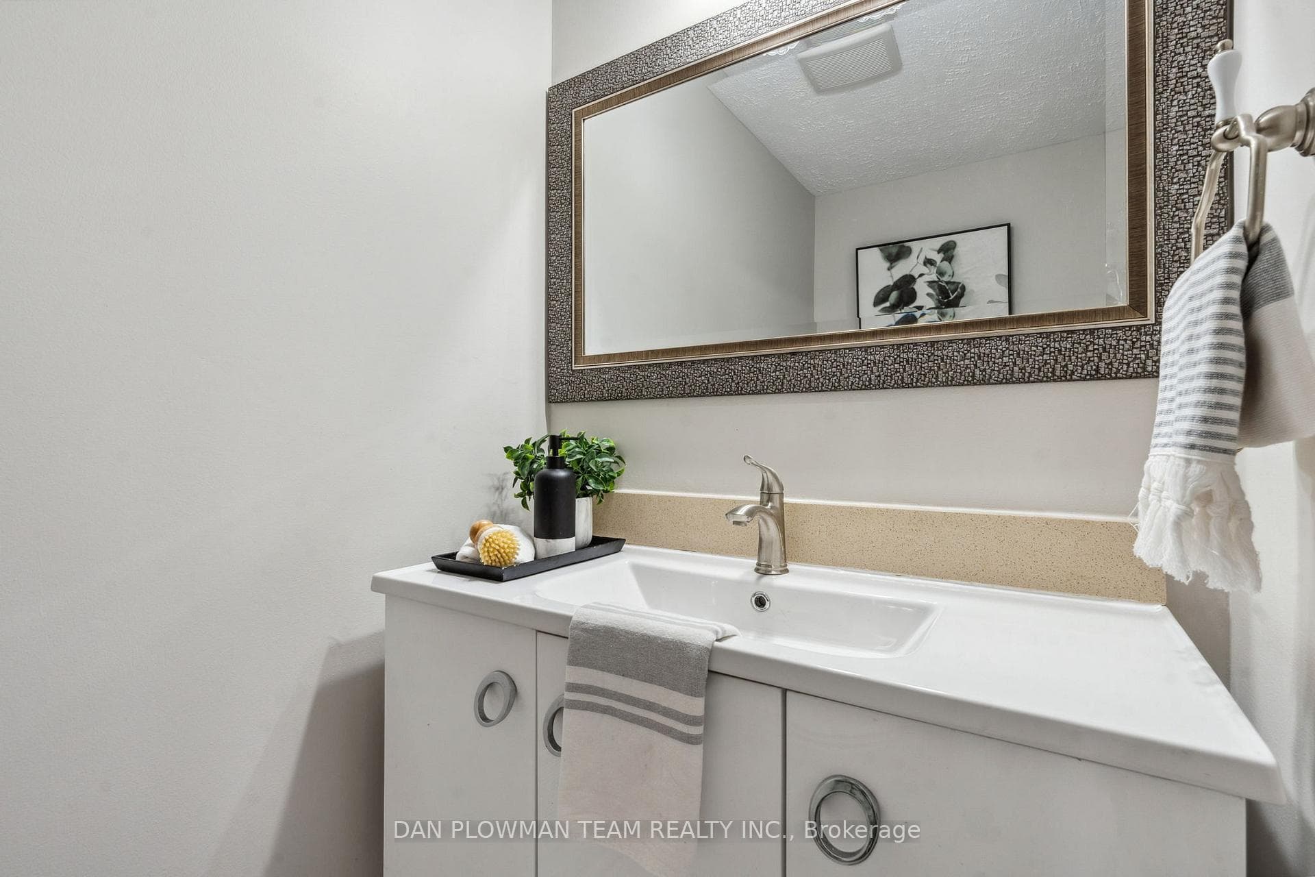 9 Ingram Court photo 32