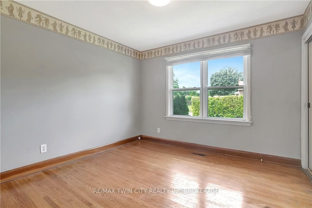 41 MCDONALD Avenue photo 9
