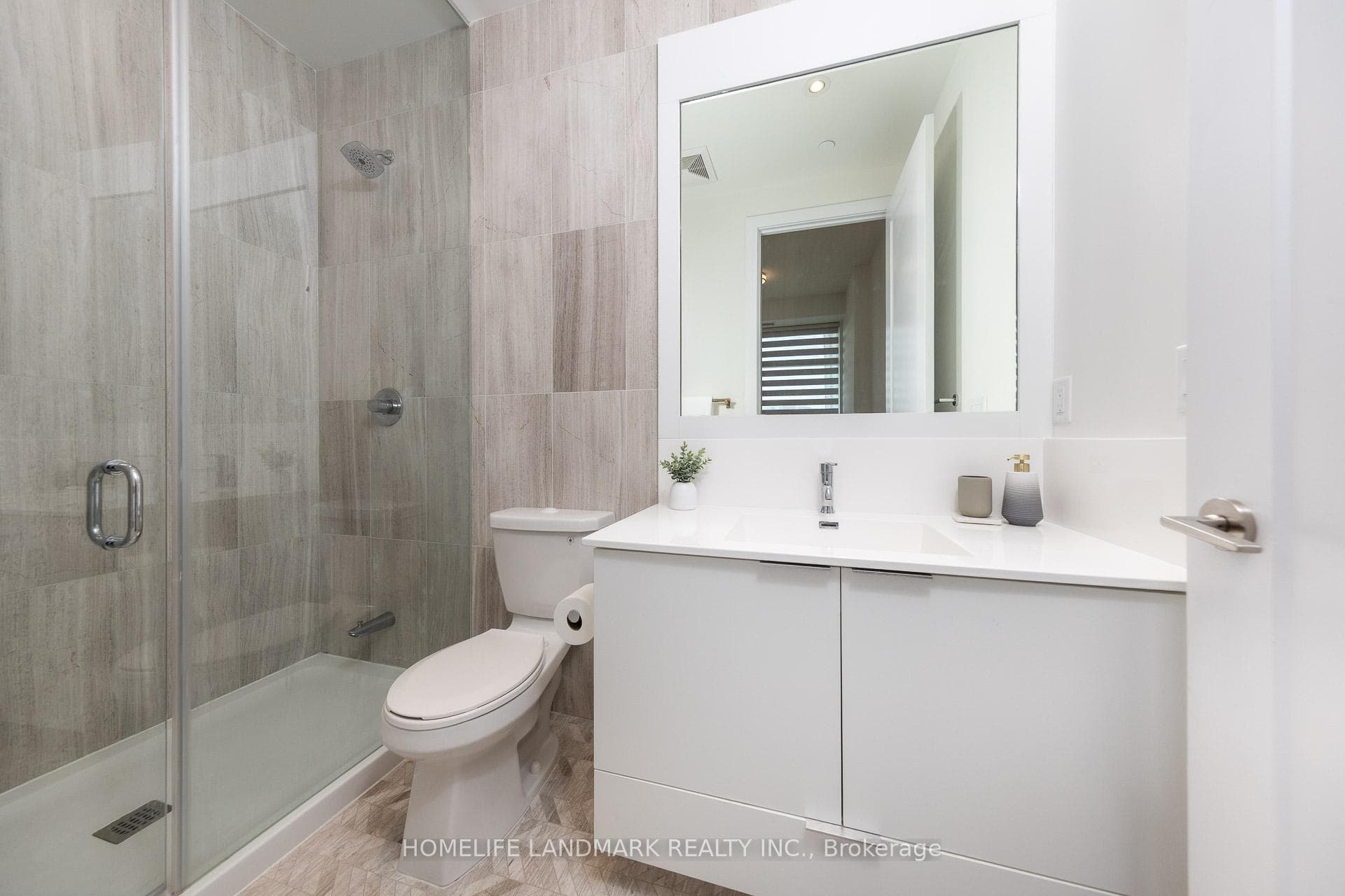 Vanity wall tile & Mosaic tile in floor