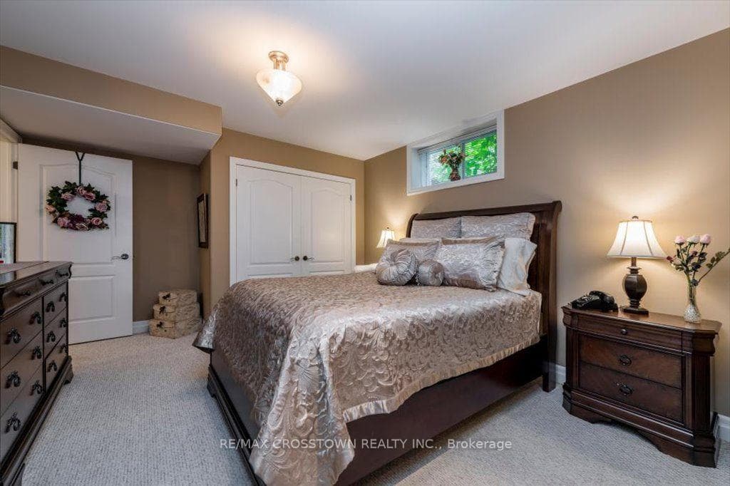 Guest suite with double closets