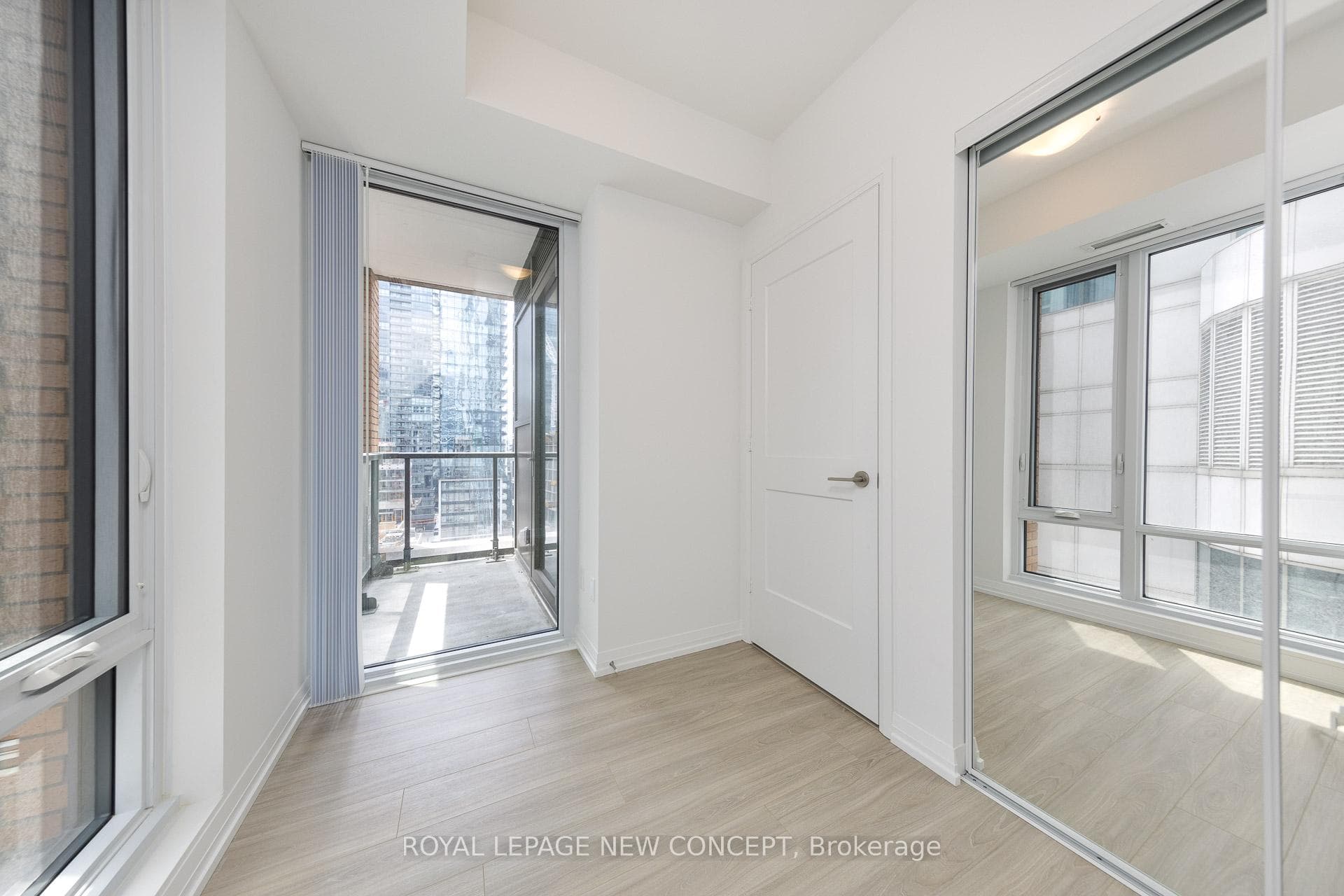 8 Widmer Street Unit 1112 photo 18