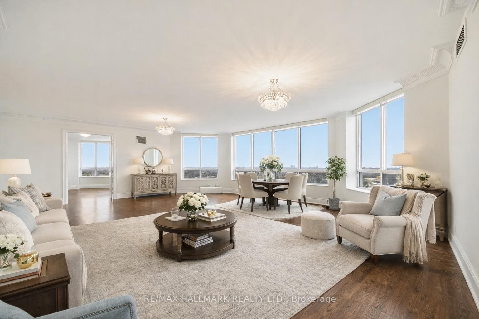 80 Harrison Garden Boulevard Unit 1821 photo 4