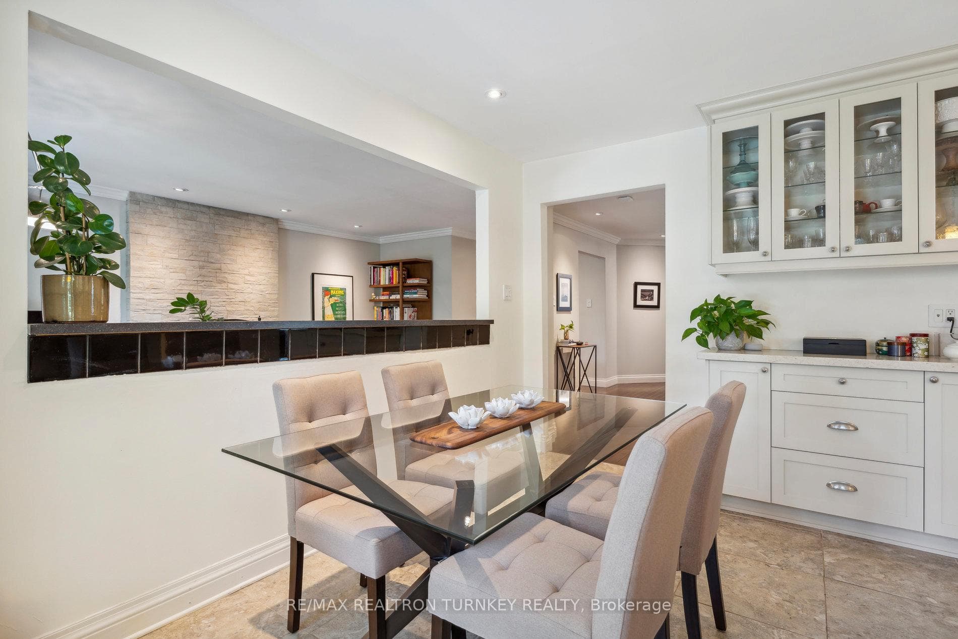 Breakfast Room