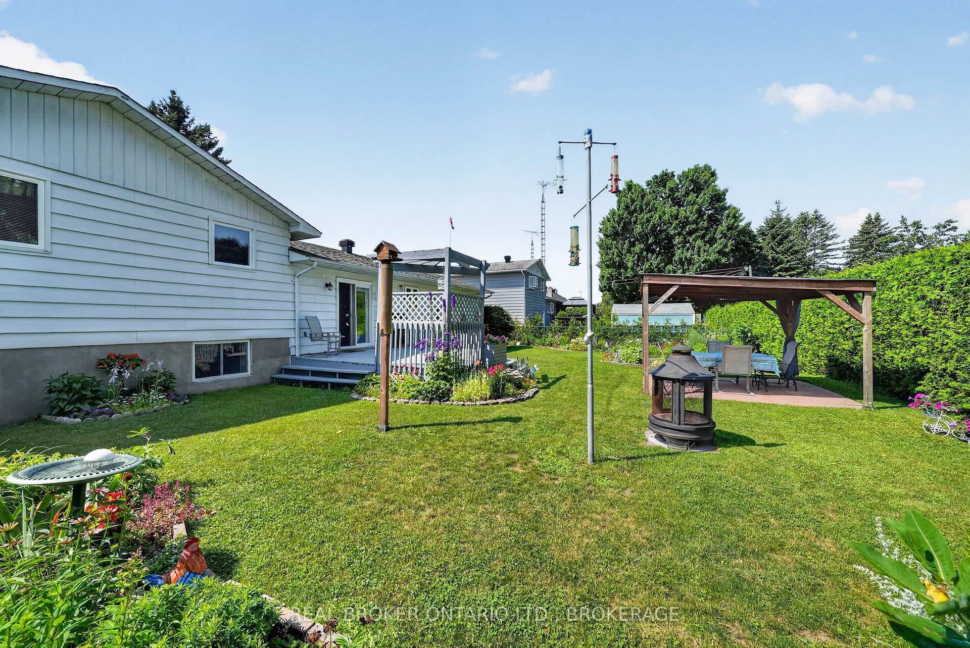 11 Albert Street photo 36