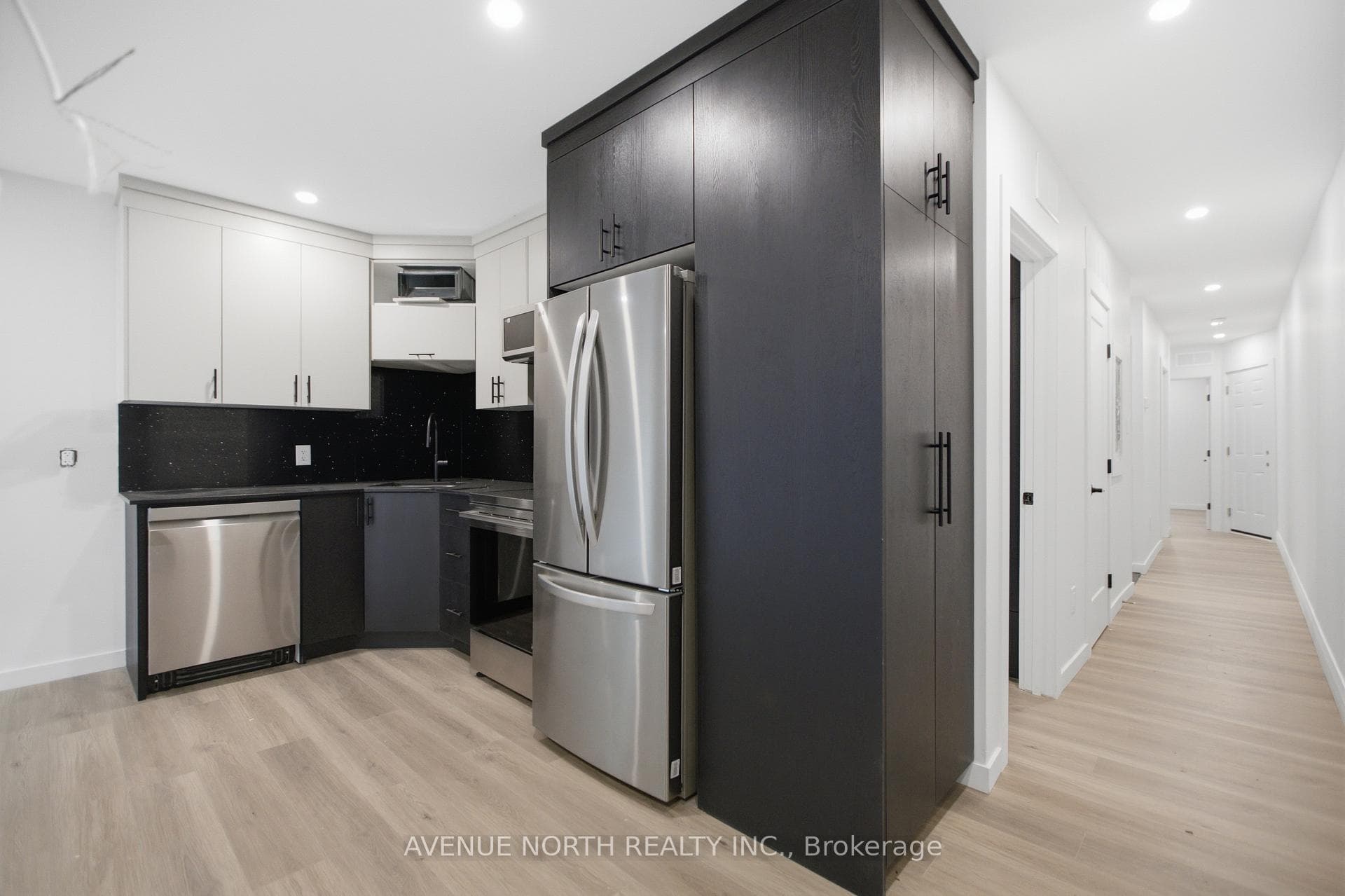 180 Clarence Street Unit 1 photo 3
