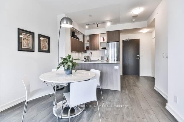 200 Sackville Street Unit 808 photo 3