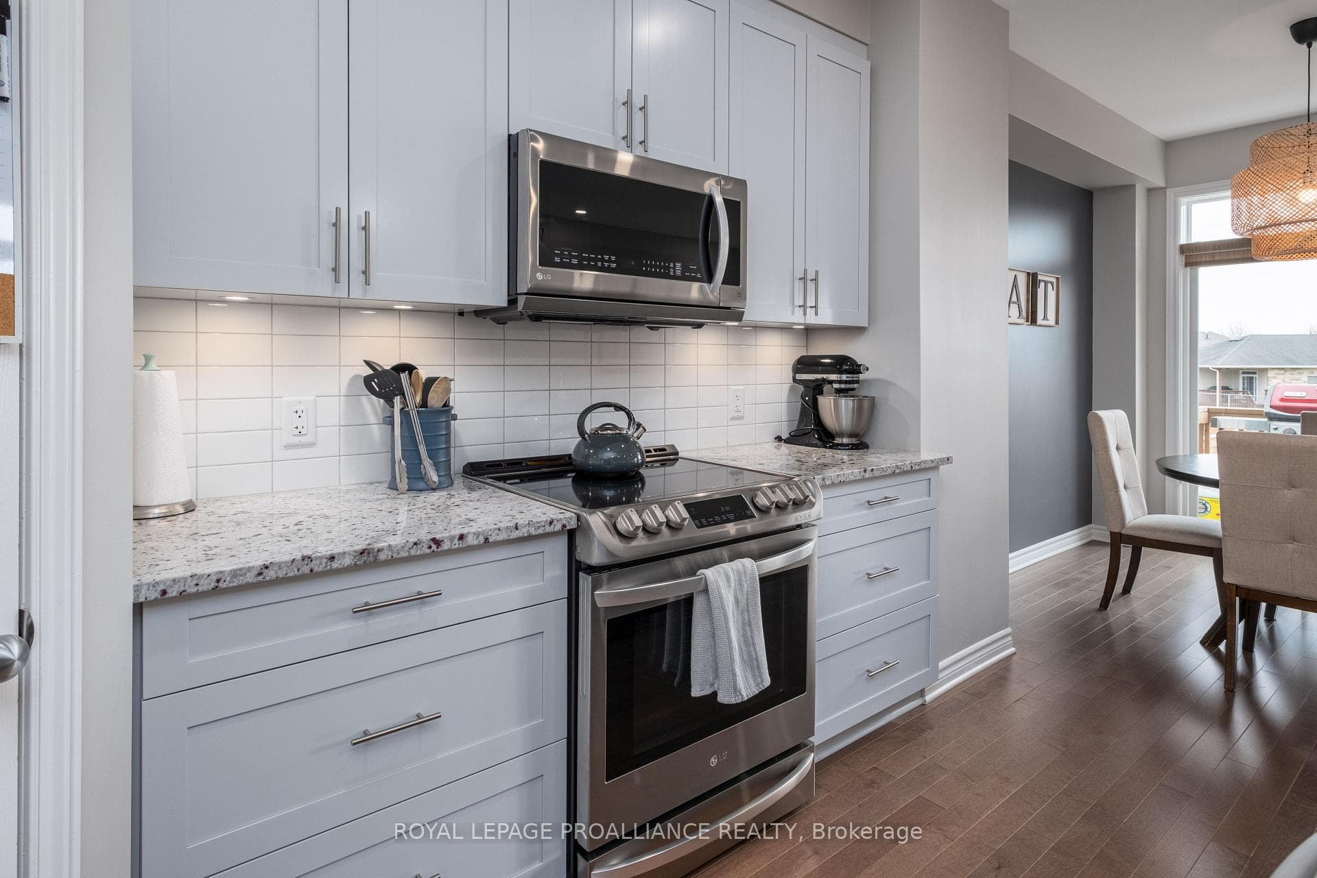1104 Barrow Avenue photo 18
