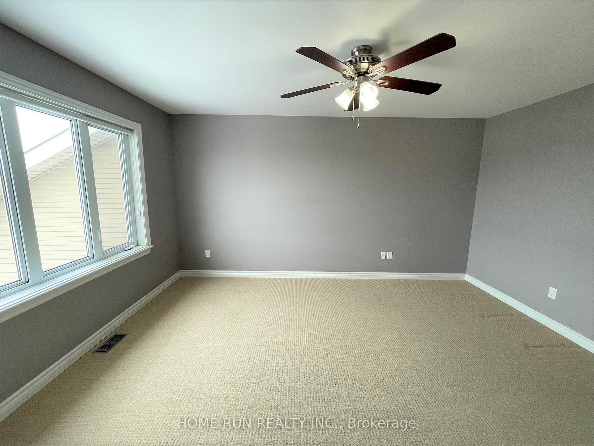 15 Madelon Drive photo 28