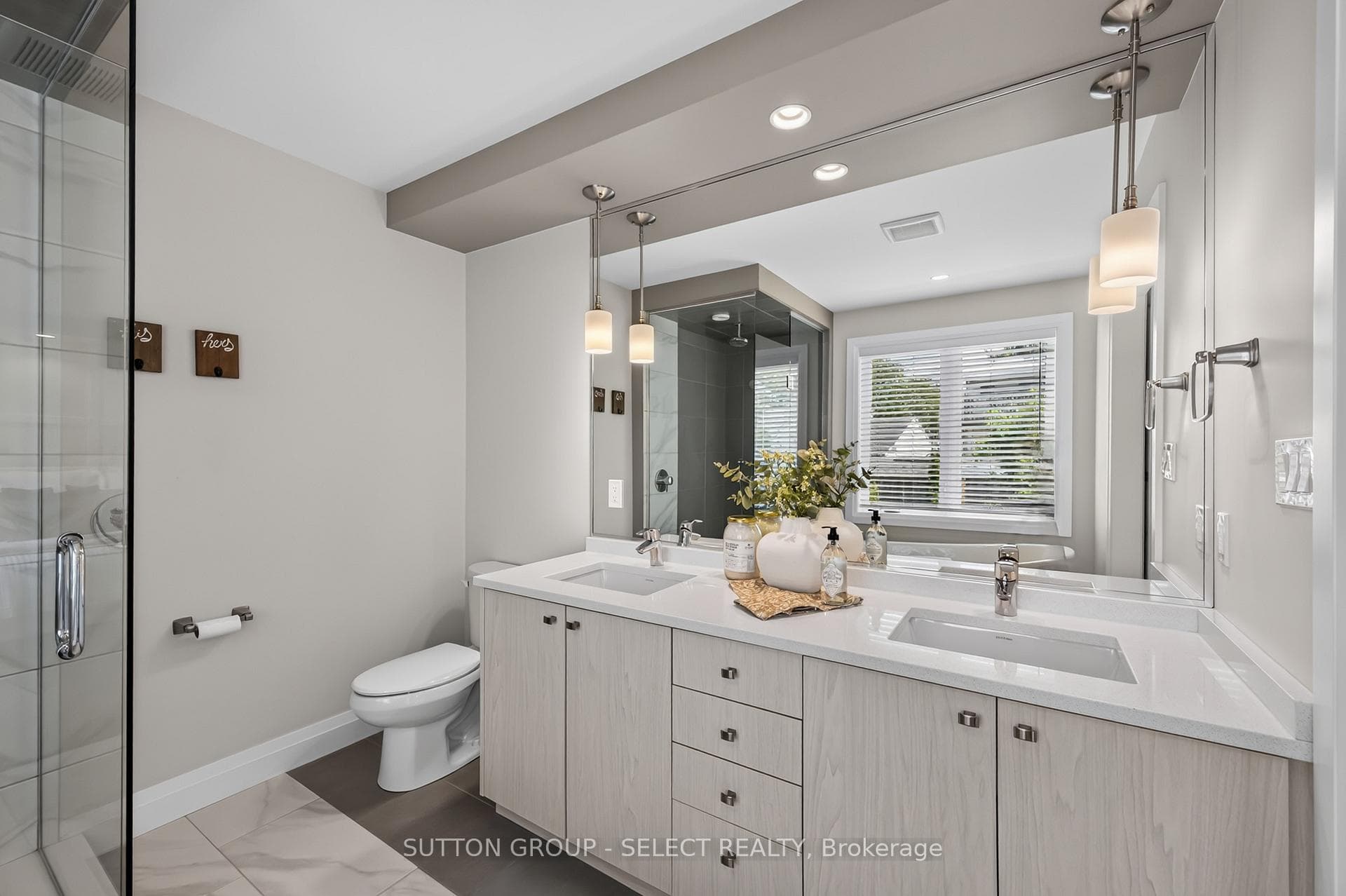 216 Martin Drive photo 27