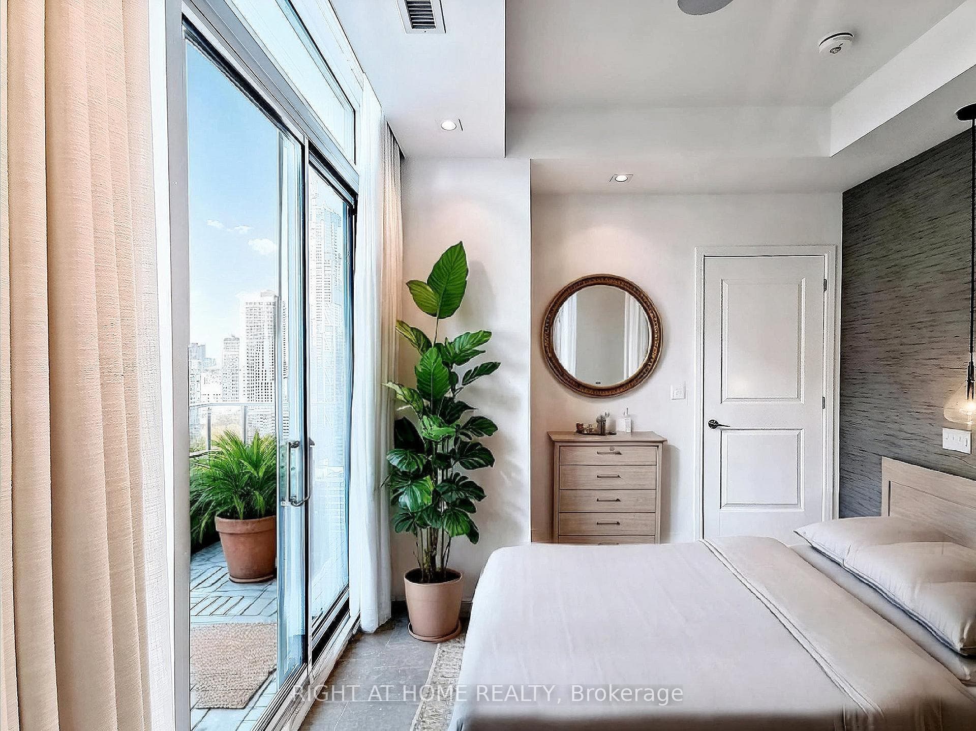 50 Wellesley Street Unit PH01 photo 16