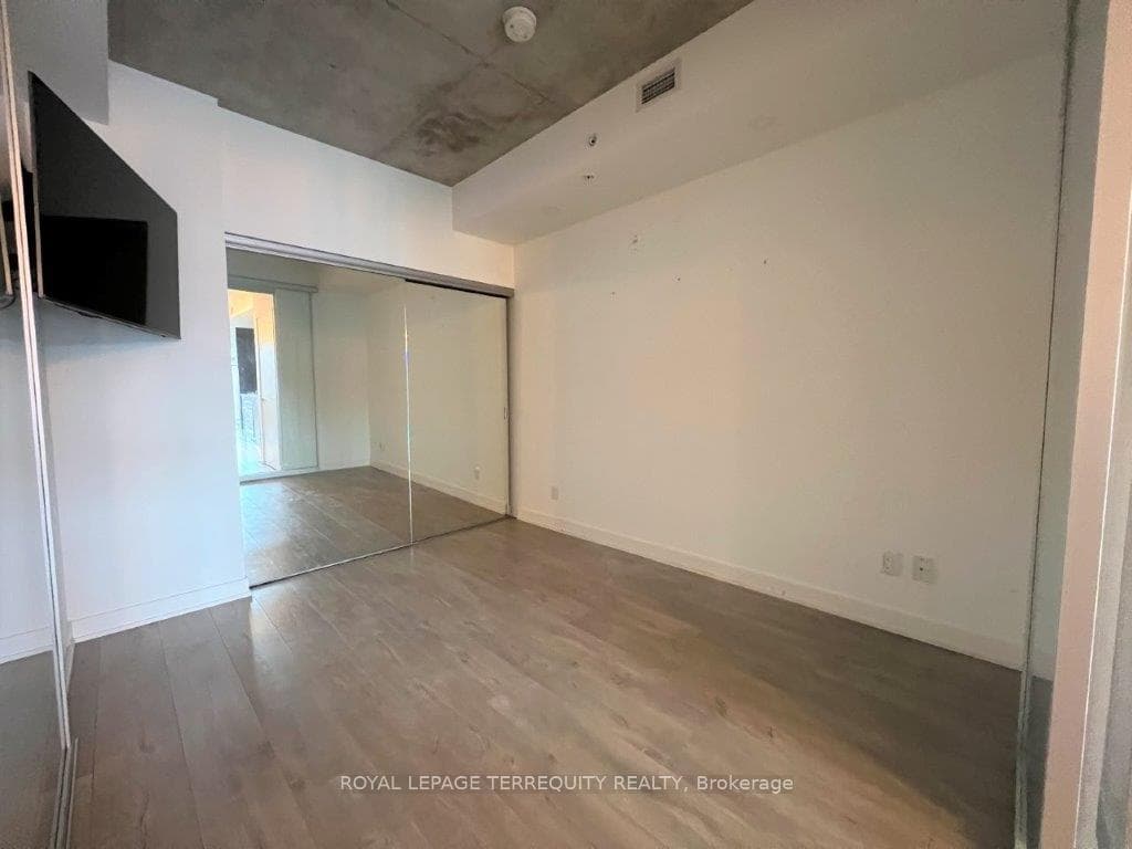 109 Ossington Avenue Unit 308 photo 17