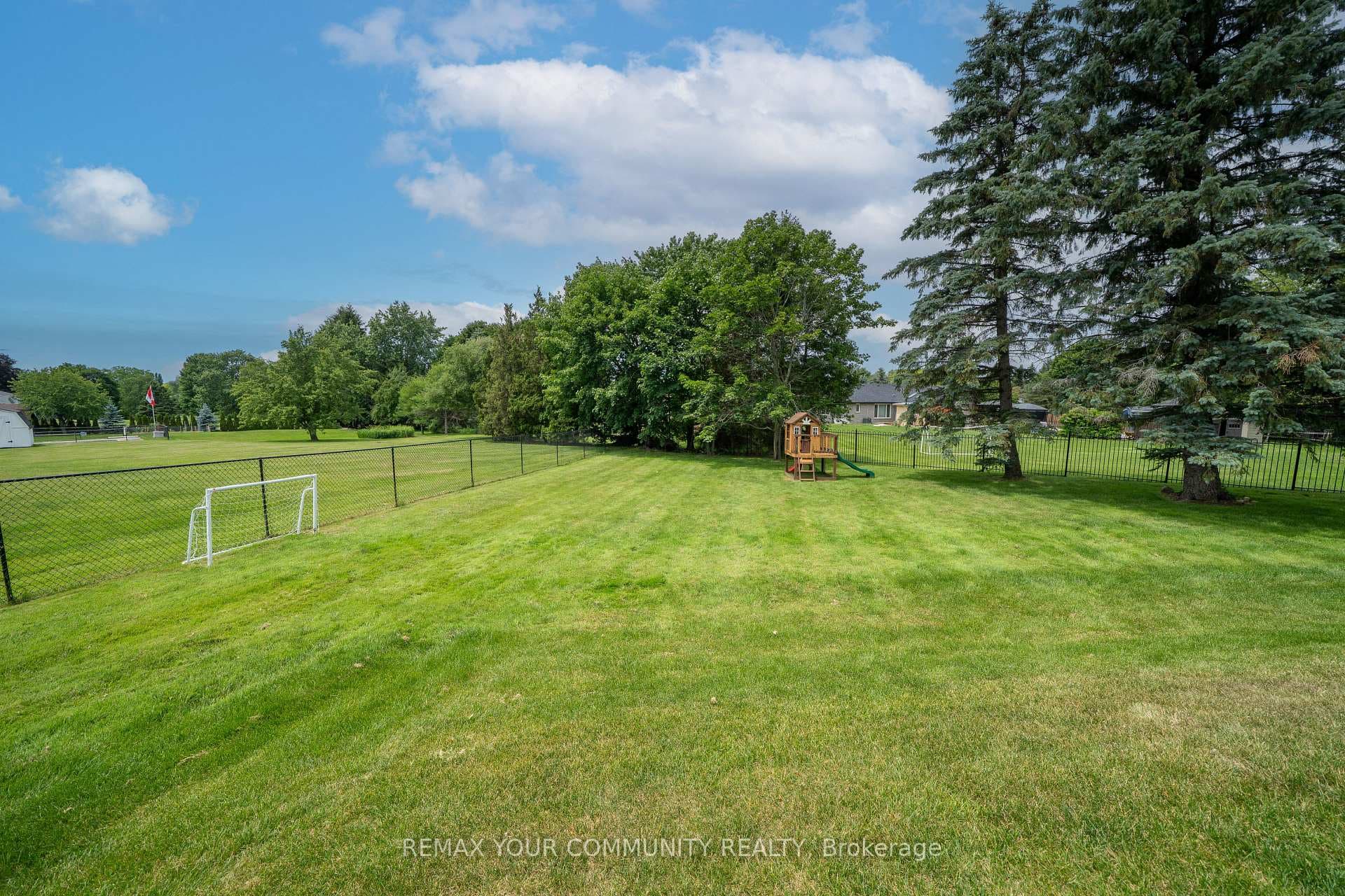 72 Cook Drive photo 36