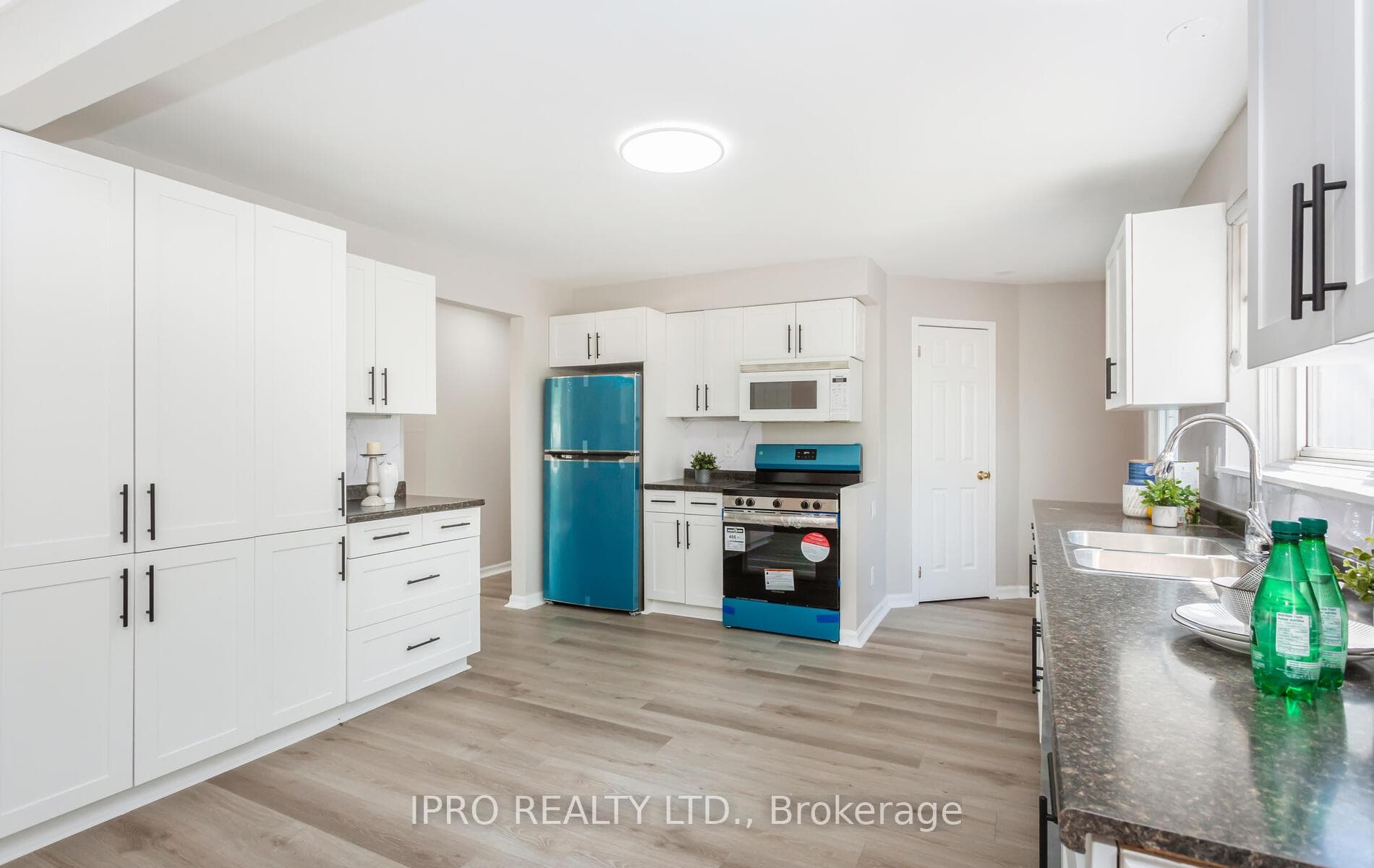 578 TRAFFORD Crescent photo 19