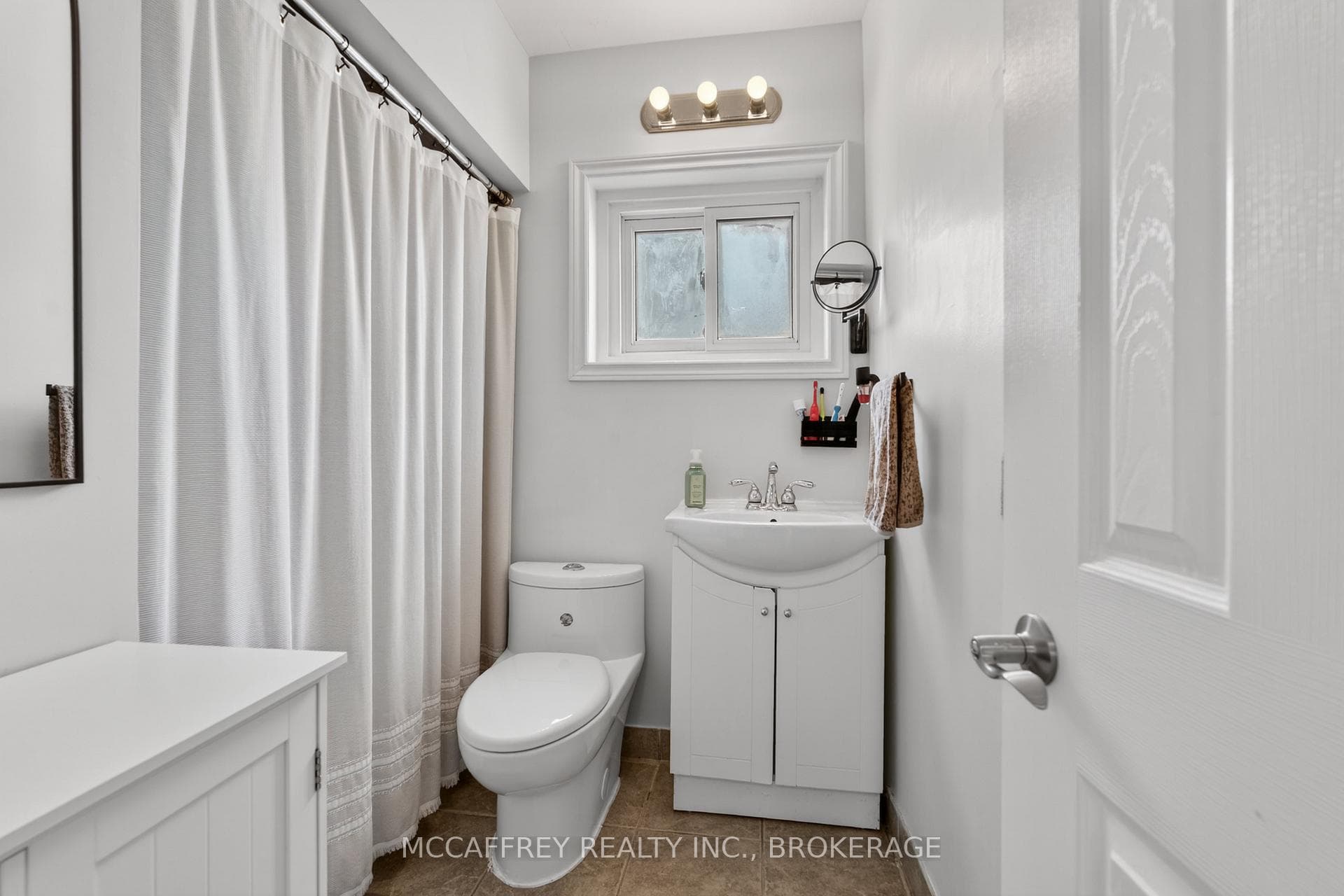 427 Thomas Street photo 13