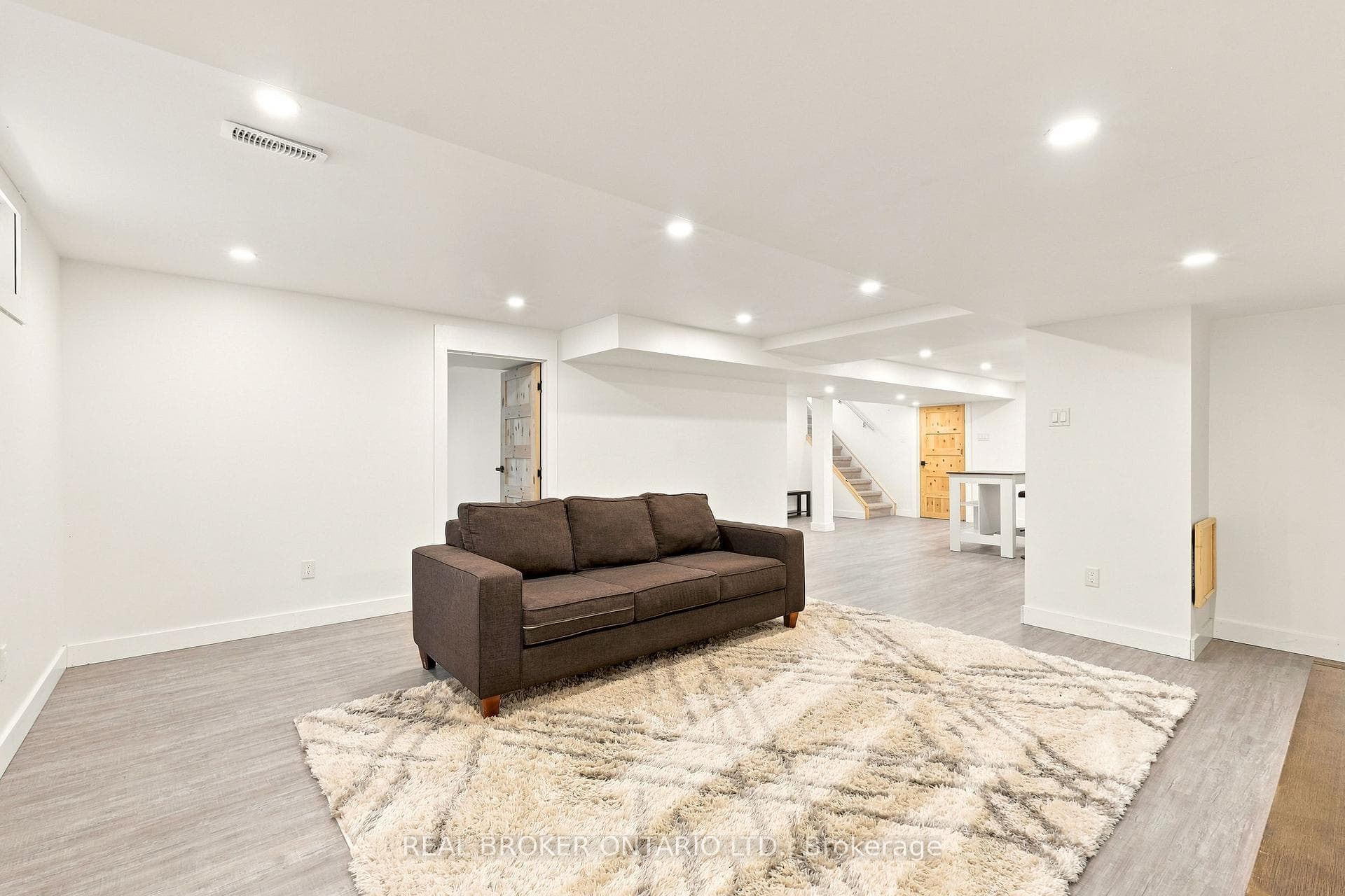 2021 Woodglen Crescent photo 22