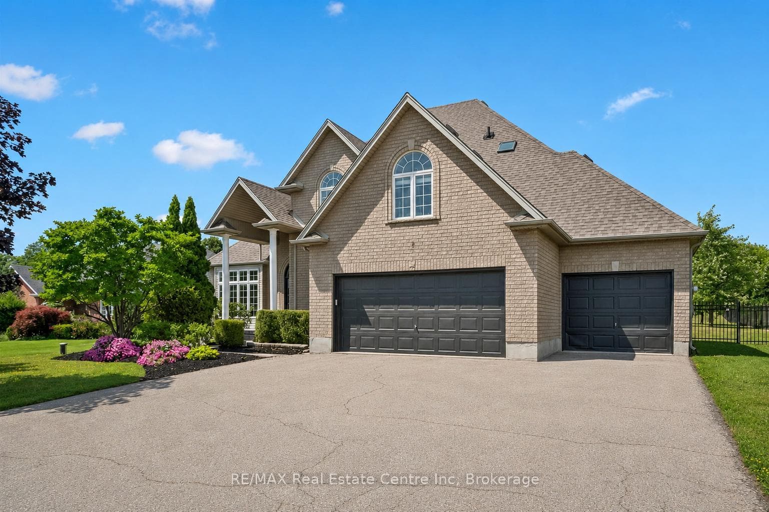 12 TELFER GLEN Street photo 1