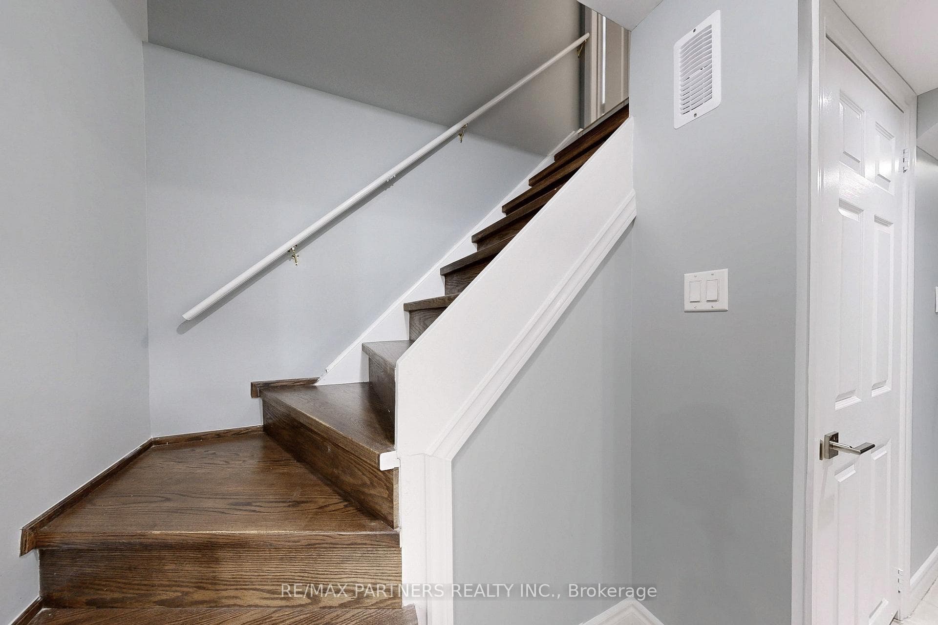 128 Bellrock Drive photo 35