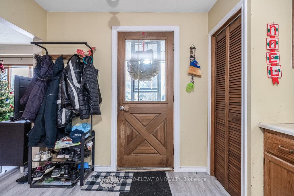 718 Bay Street photo 3
