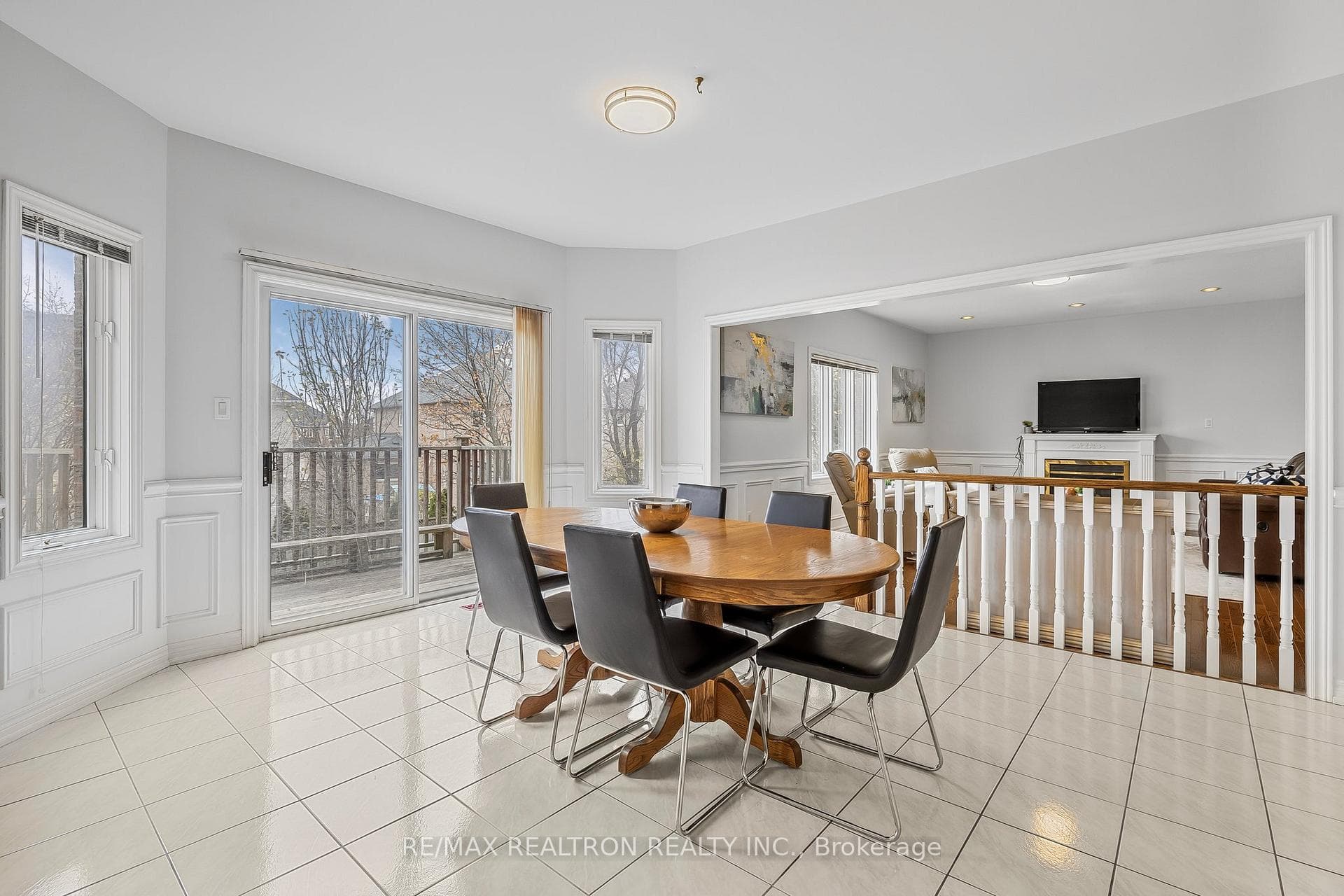 83 Emerald Garden Court photo 19