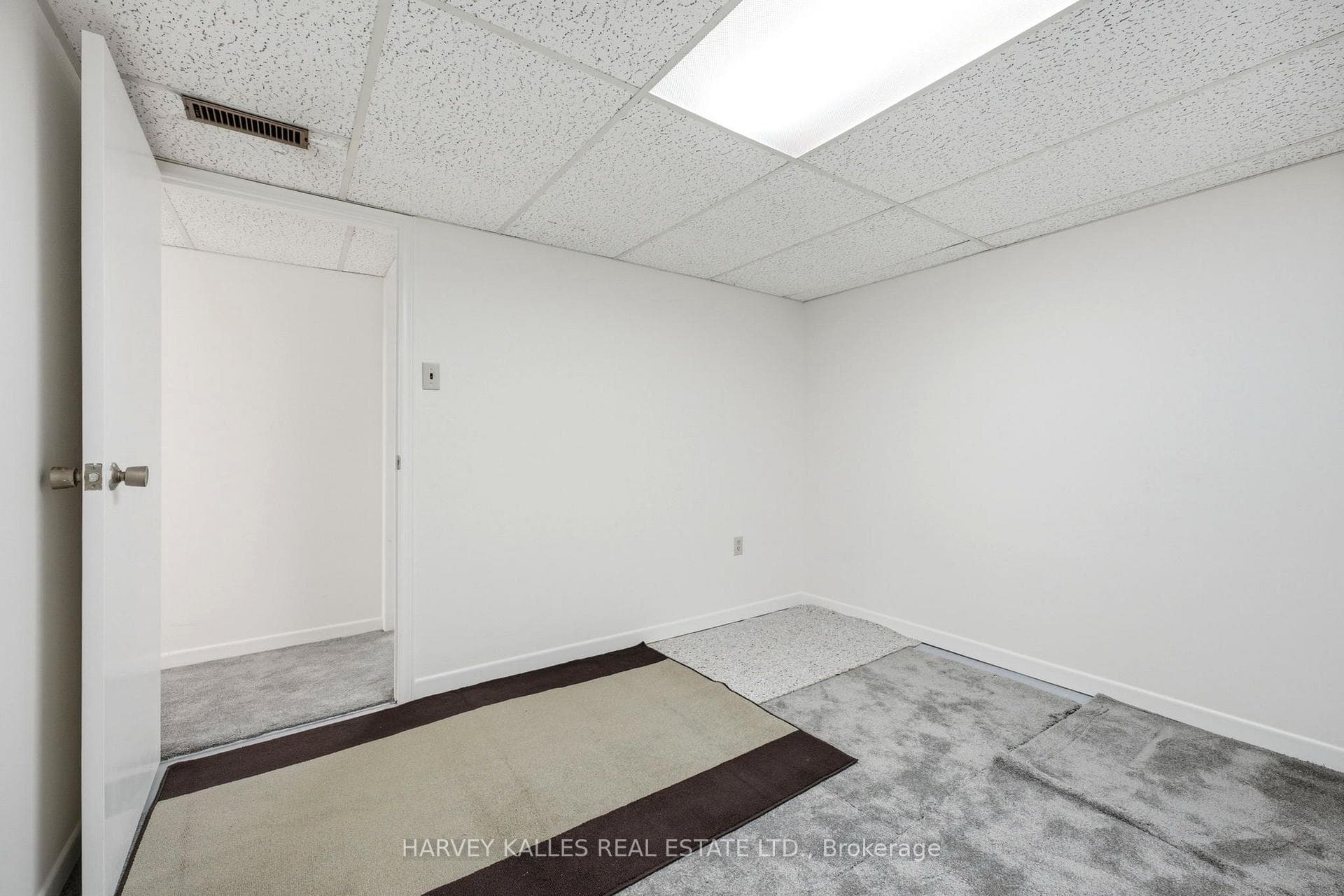39 Newington Crescent photo 34
