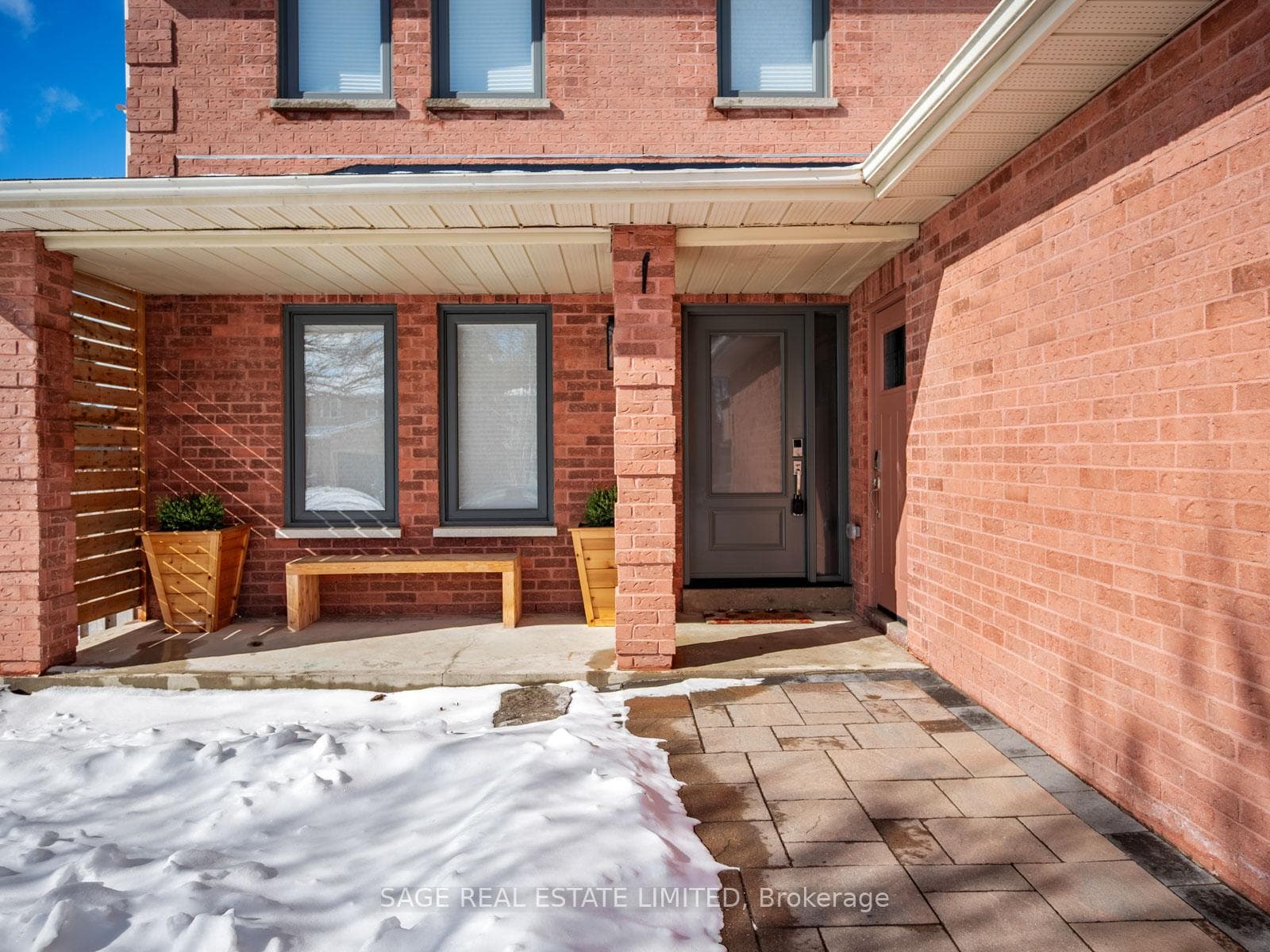 681 Leslie Valley Drive photo 2
