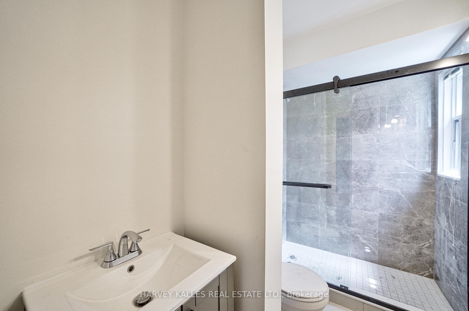 31 Glen Everest Road Unit 4 photo 18