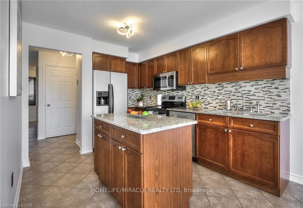 88 Fallowfield Drive Unit #Upper photo 16