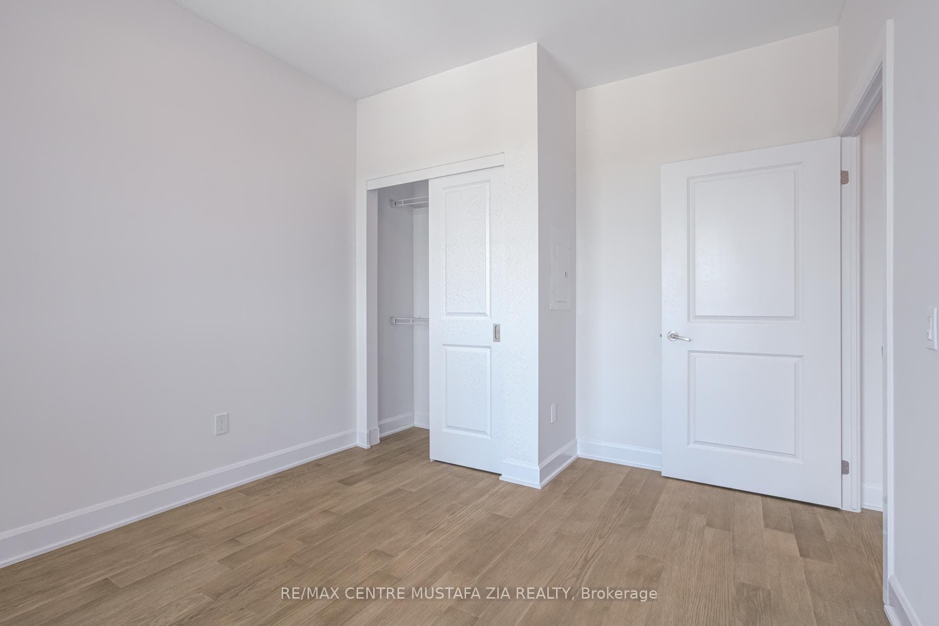 3240 William Coltson Avenue Unit 402 photo 14